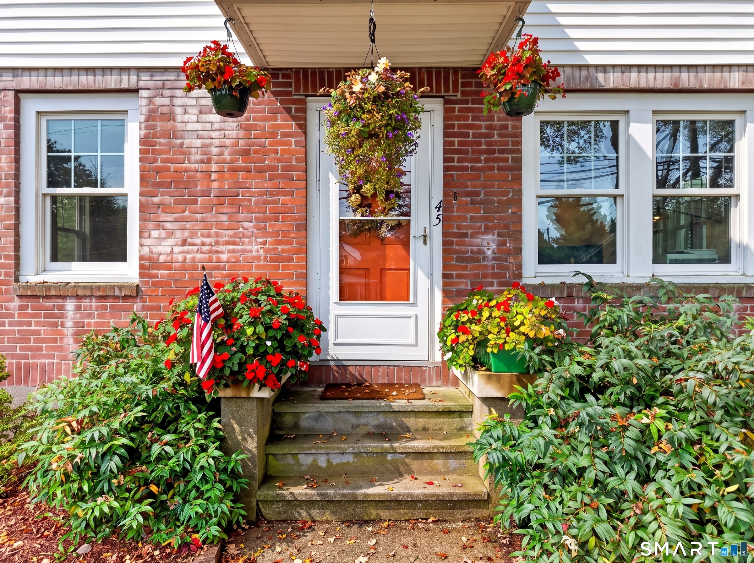 45 Lathrop Road, Quaker Hill, Waterford, CT 06375