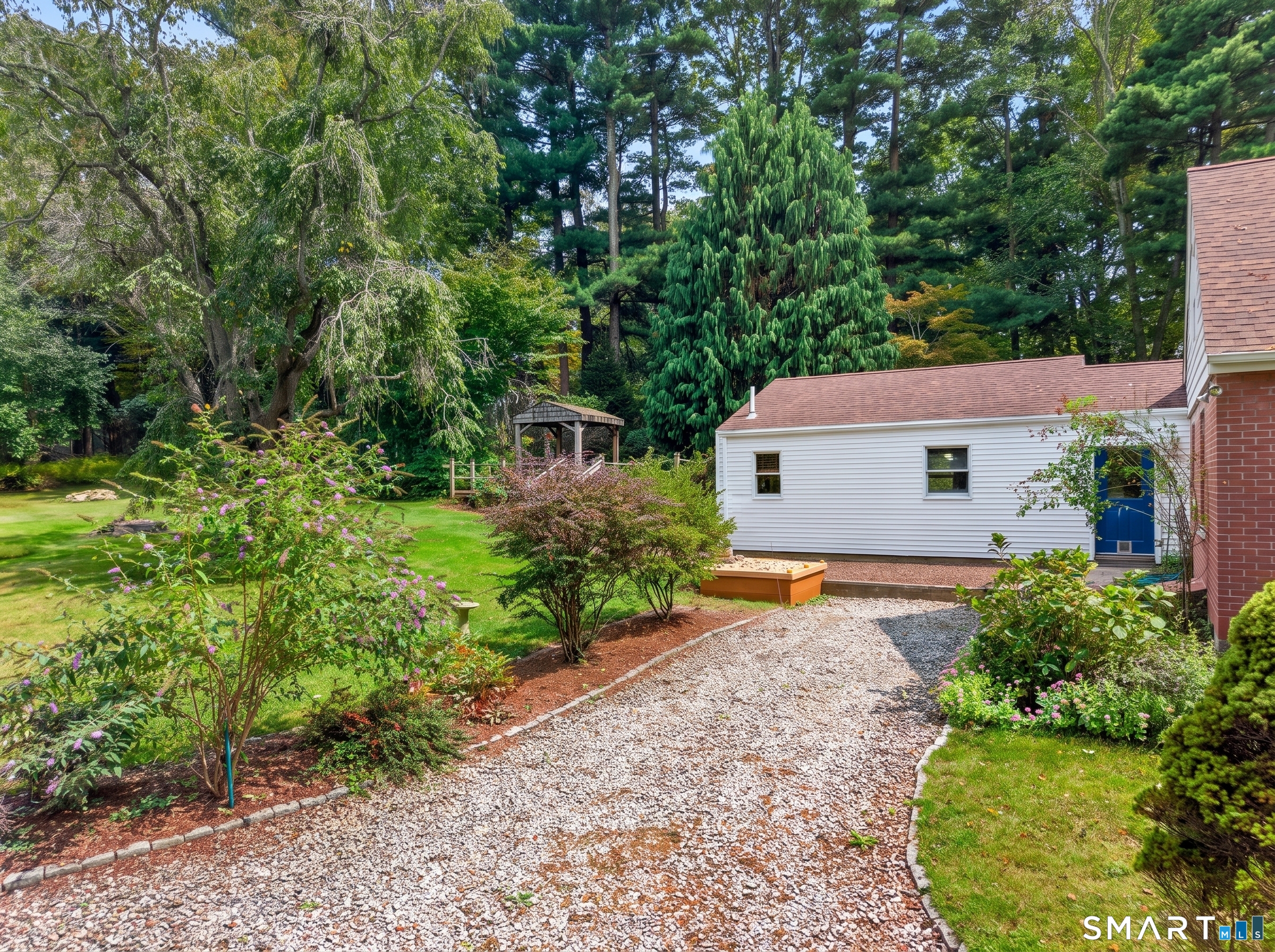 45 Lathrop Road, Quaker Hill, Waterford, CT 06375