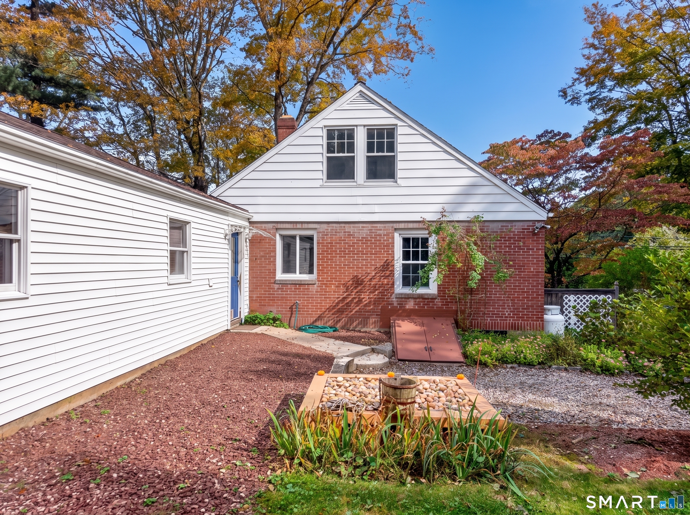 45 Lathrop Road, Quaker Hill, Waterford, CT 06375
