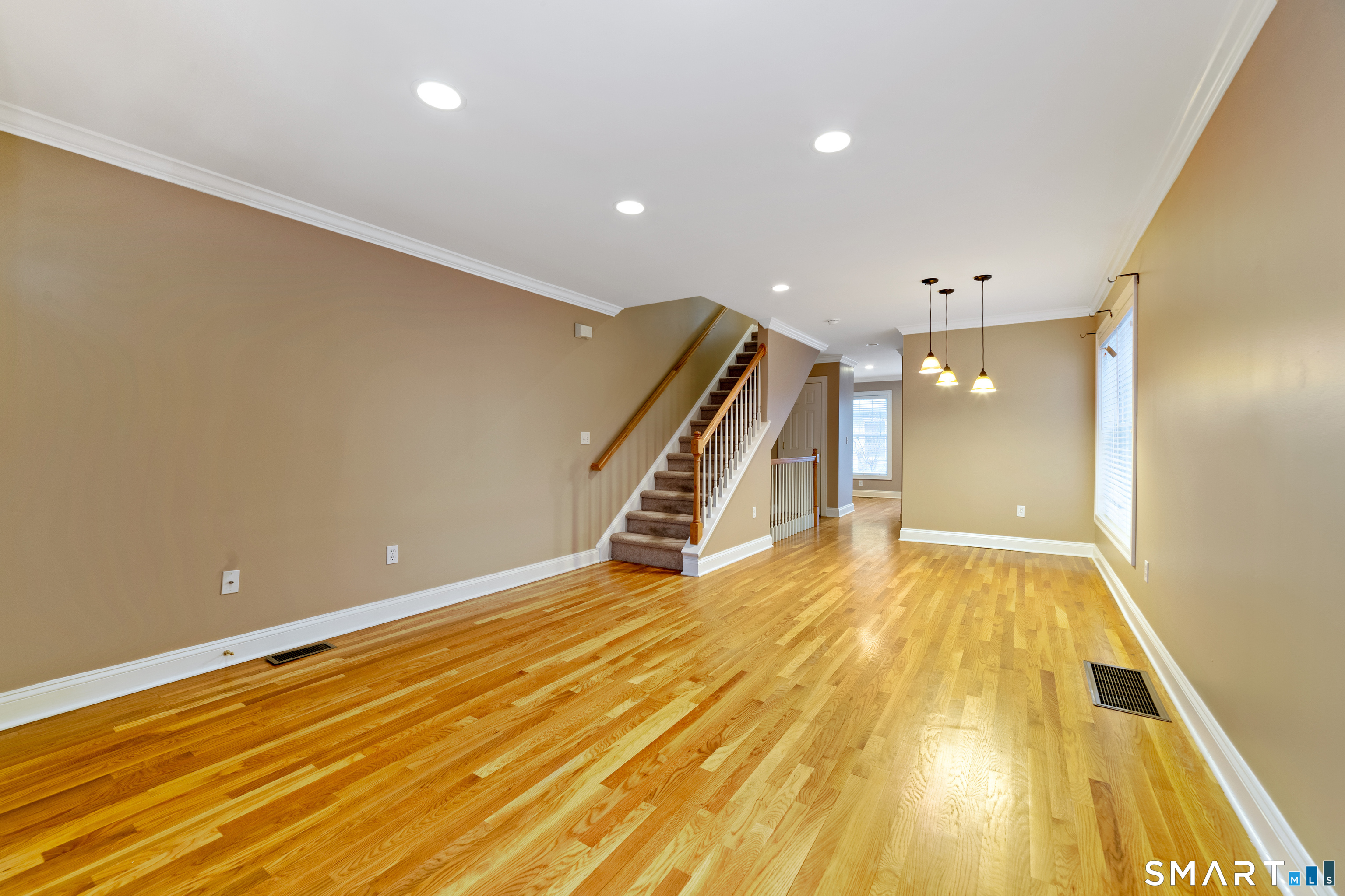85 Camp Avenue, Stamford, Connecticut photo 2