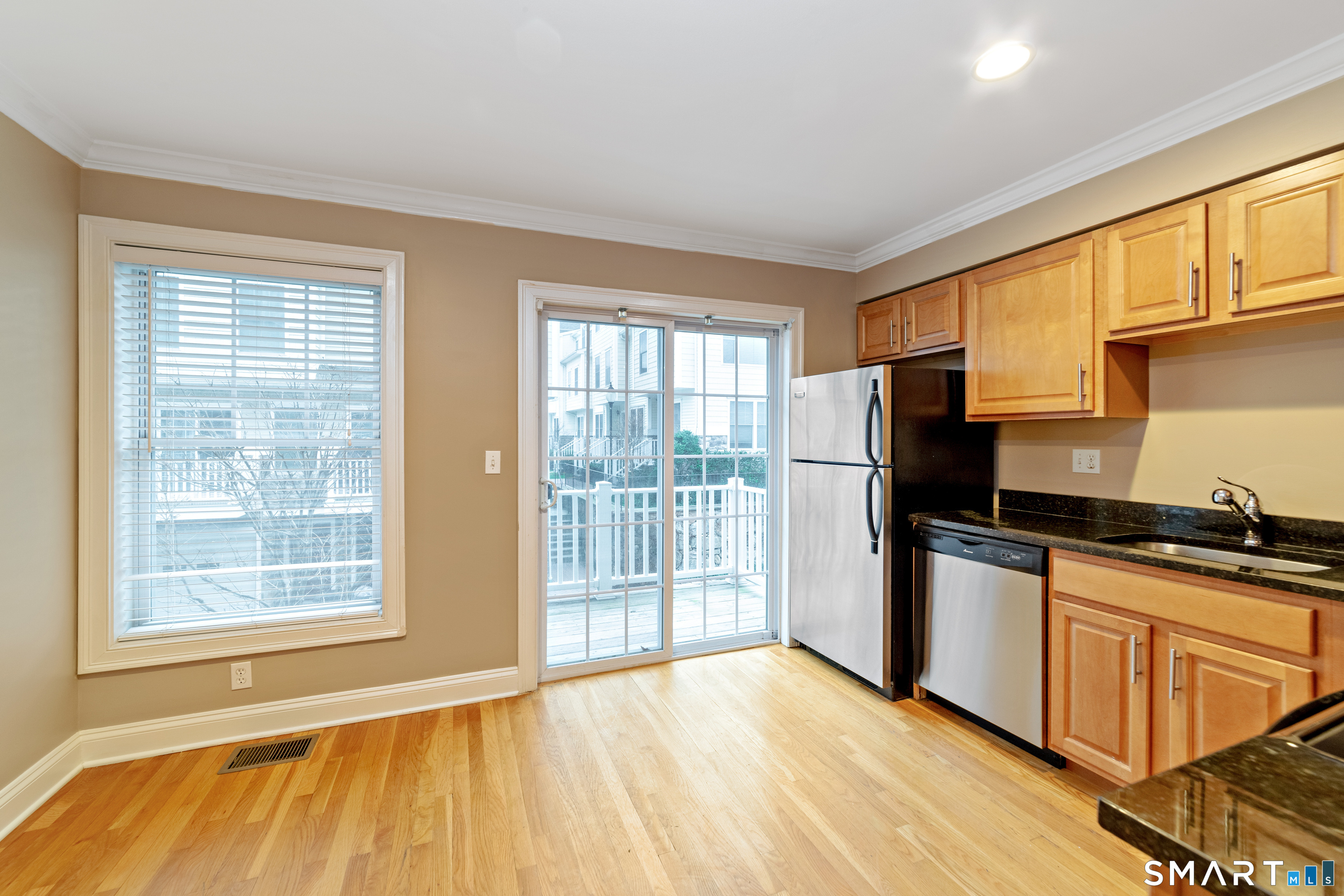 Foto 9 de Condominio en renta en 85 Camp Avenue #9E, Stamford, CT — $3,950/mes