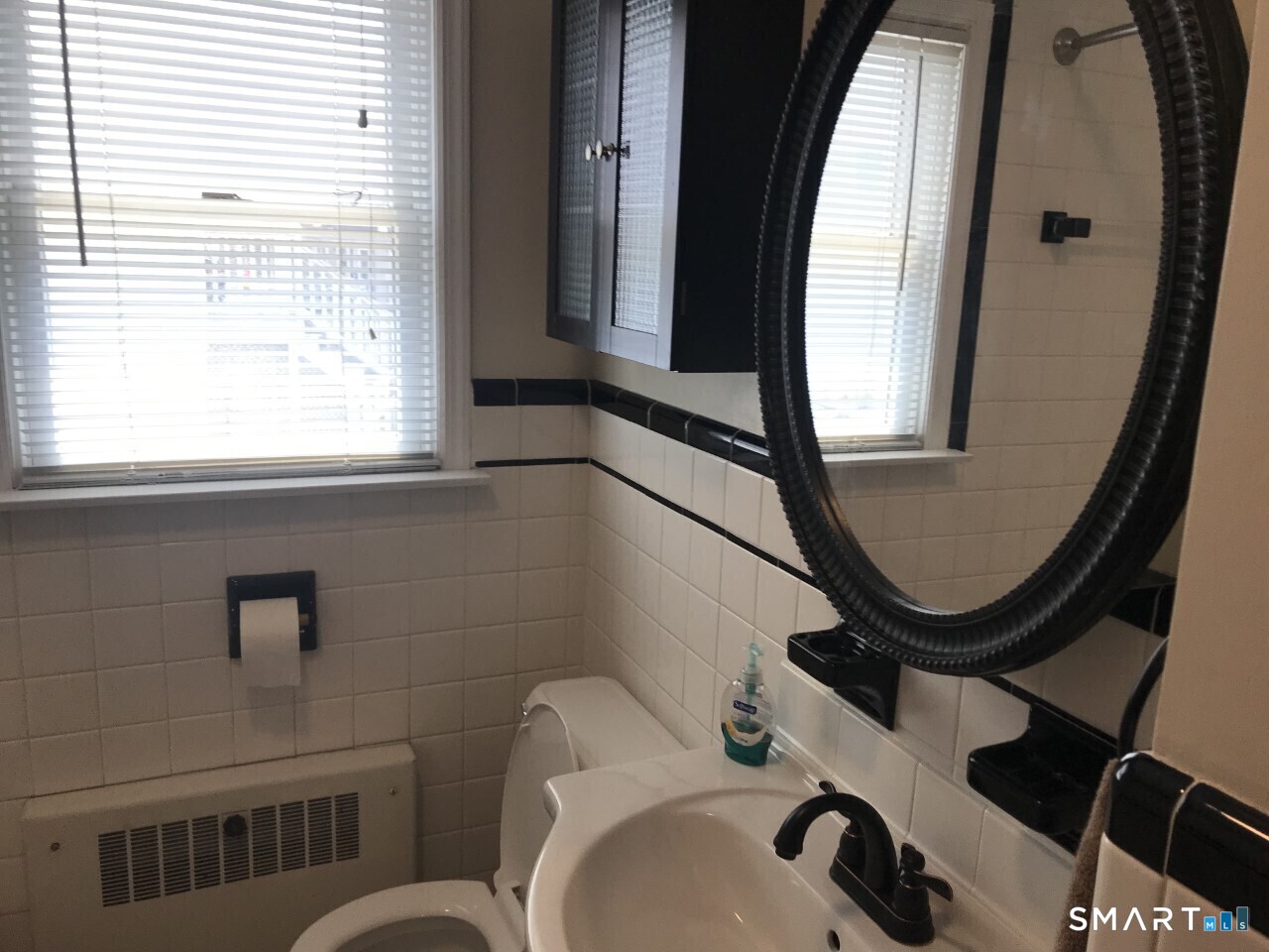 Foto 9 de Apartamento en renta en 720 Knapps Highway, Fairfield, CT — $2,300/mes