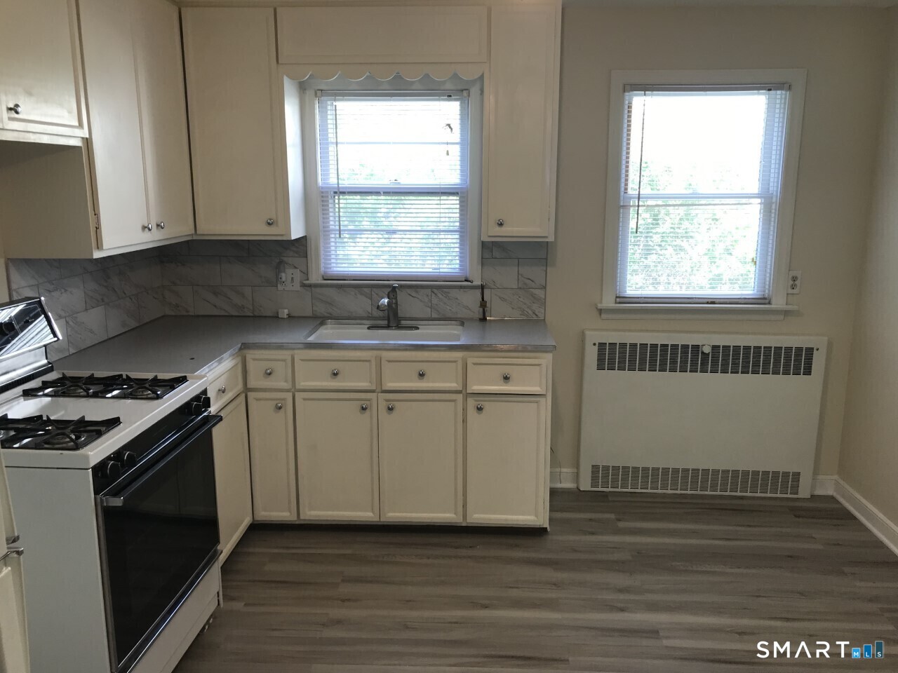 Foto 6 de Apartamento en renta en 720 Knapps Highway, Fairfield, CT — $2,300/mes