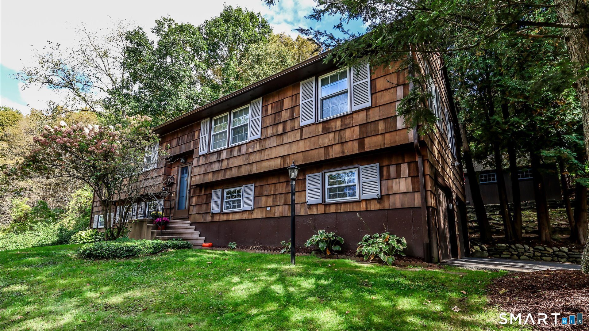 Photo 3 of Single family home for sale at 10 Old Lantern Rd, New Milford, CT 06776 | MLS# 24210562 | Listing updated on 2026-10-06