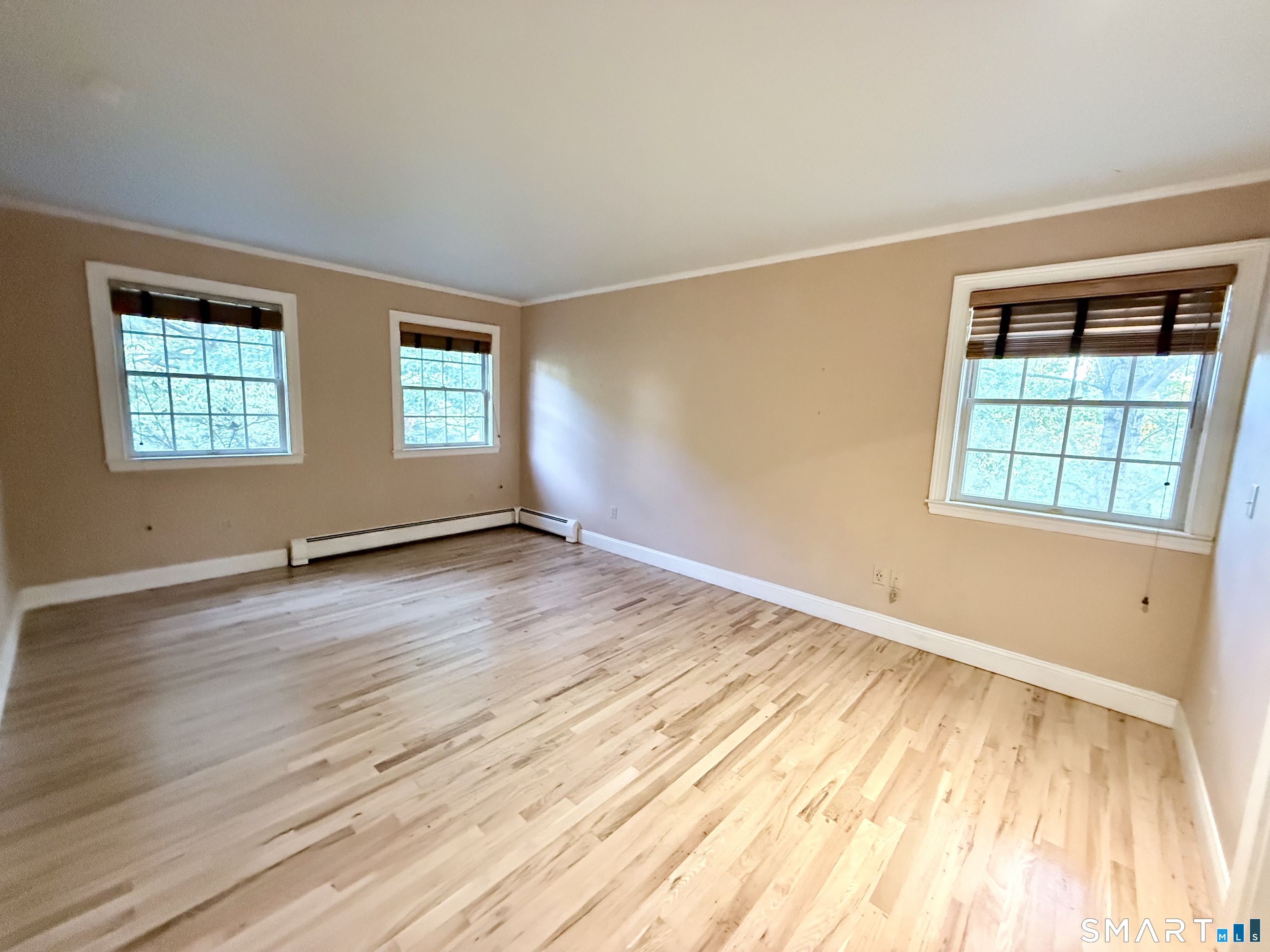 Foto 8 de Casa en venta en 17 Goodhill Road, Bethel, CT — $639,000