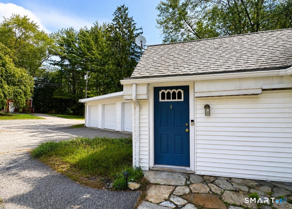 Photo 3 of House for sale at 9 Ellen Ln, Woodstock, CT 06281 | MLS# 24212211 | Listing updated on 2026-10-08
