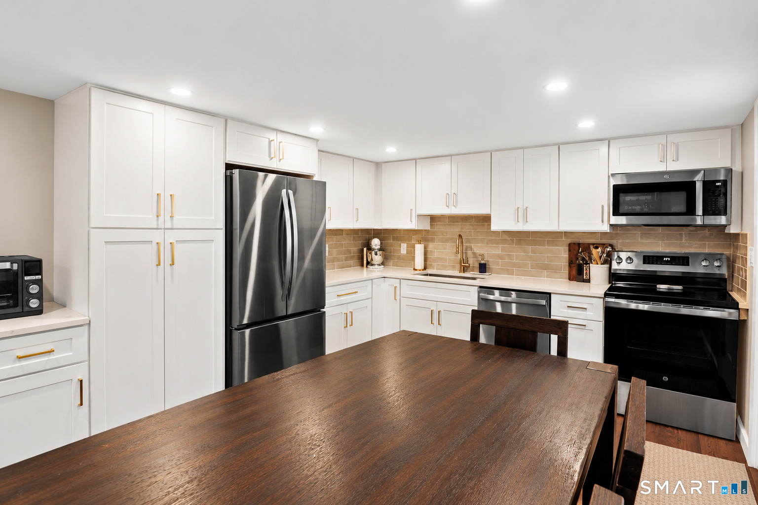 Photo 4 of Townhouse for sale at 1285 Hope St #12, Stamford, CT 06907 | MLS# 24209786 | Listing updated on 2026-10-08