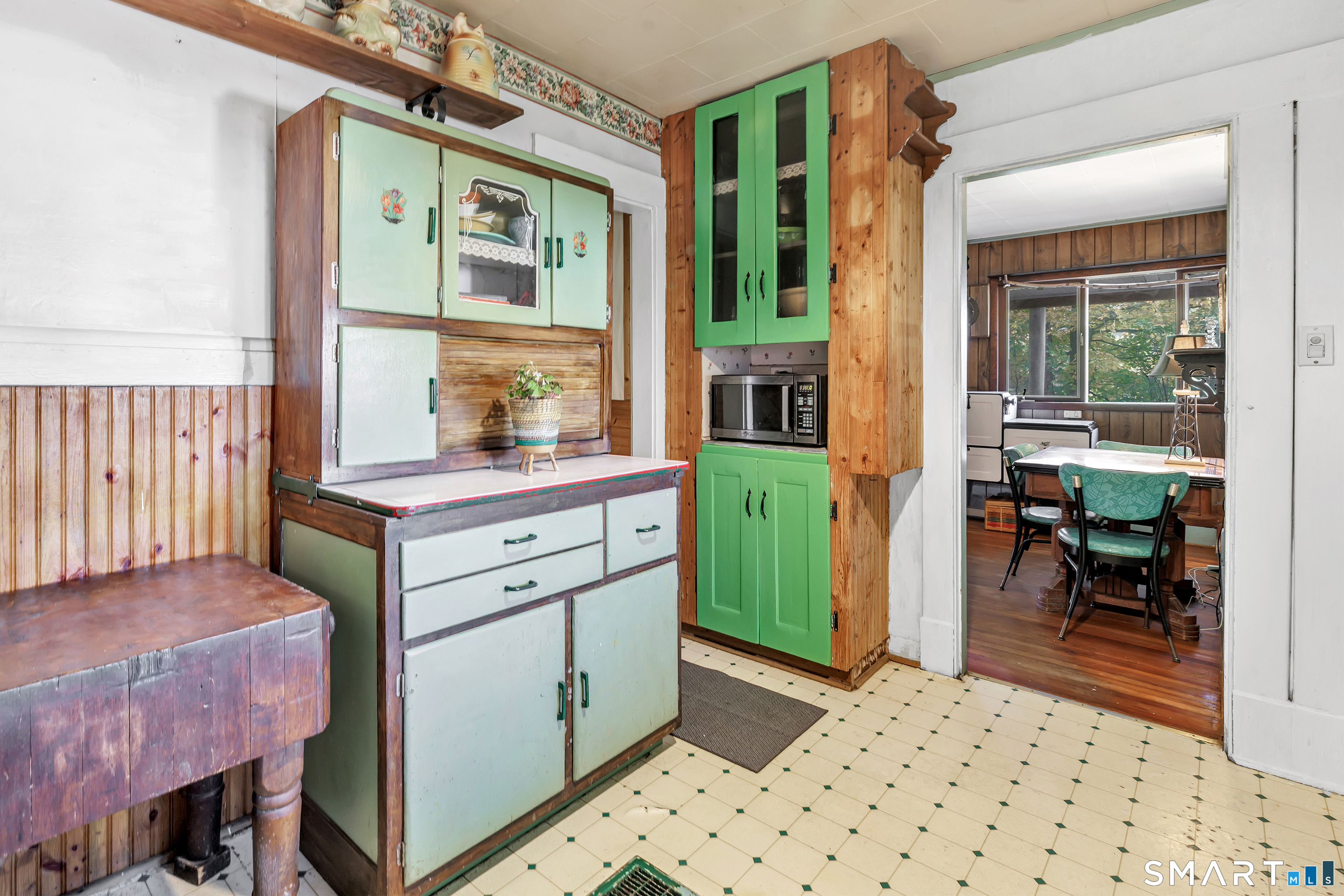 Main Floor - Kitchen