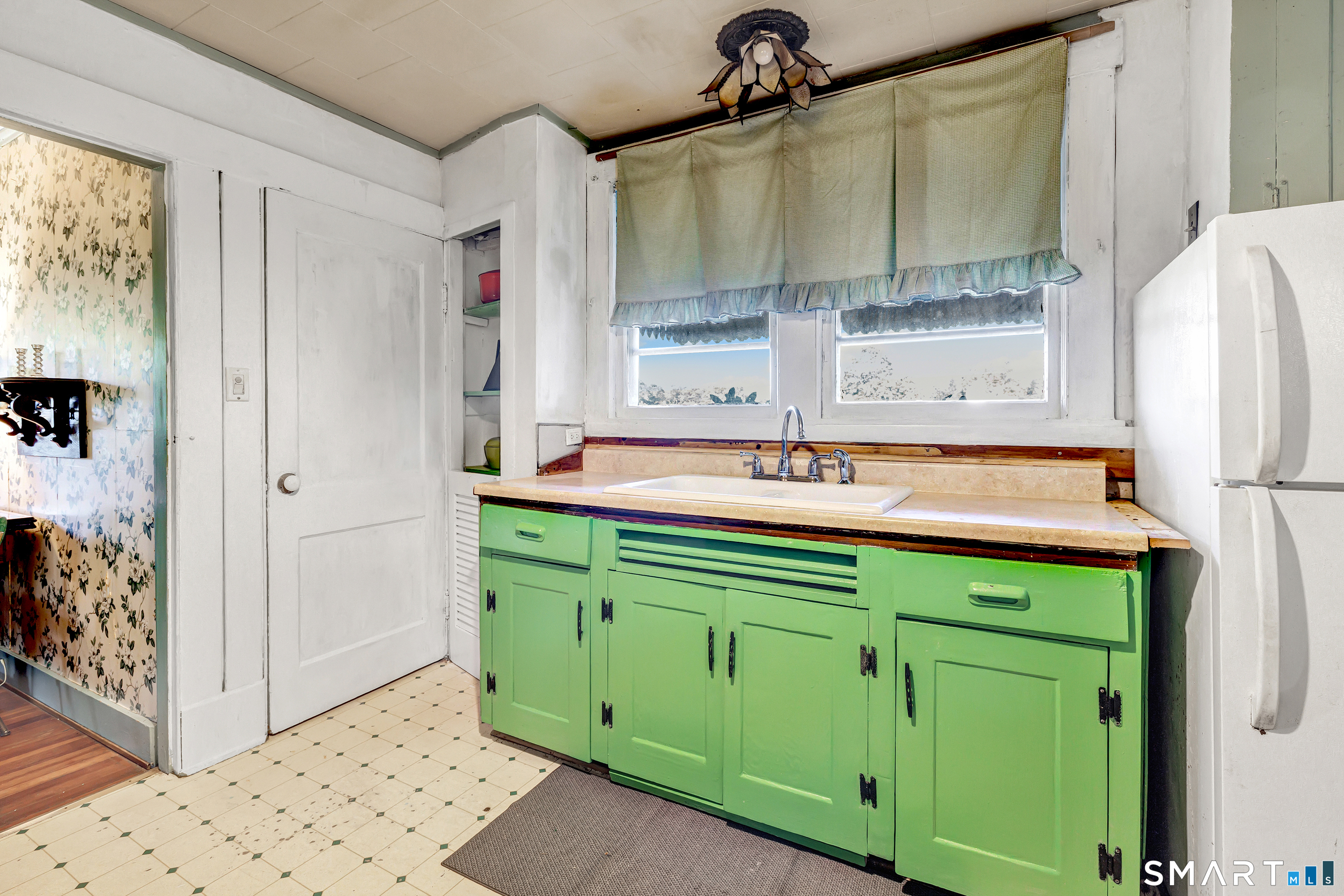 Main Floor - Kitchen
