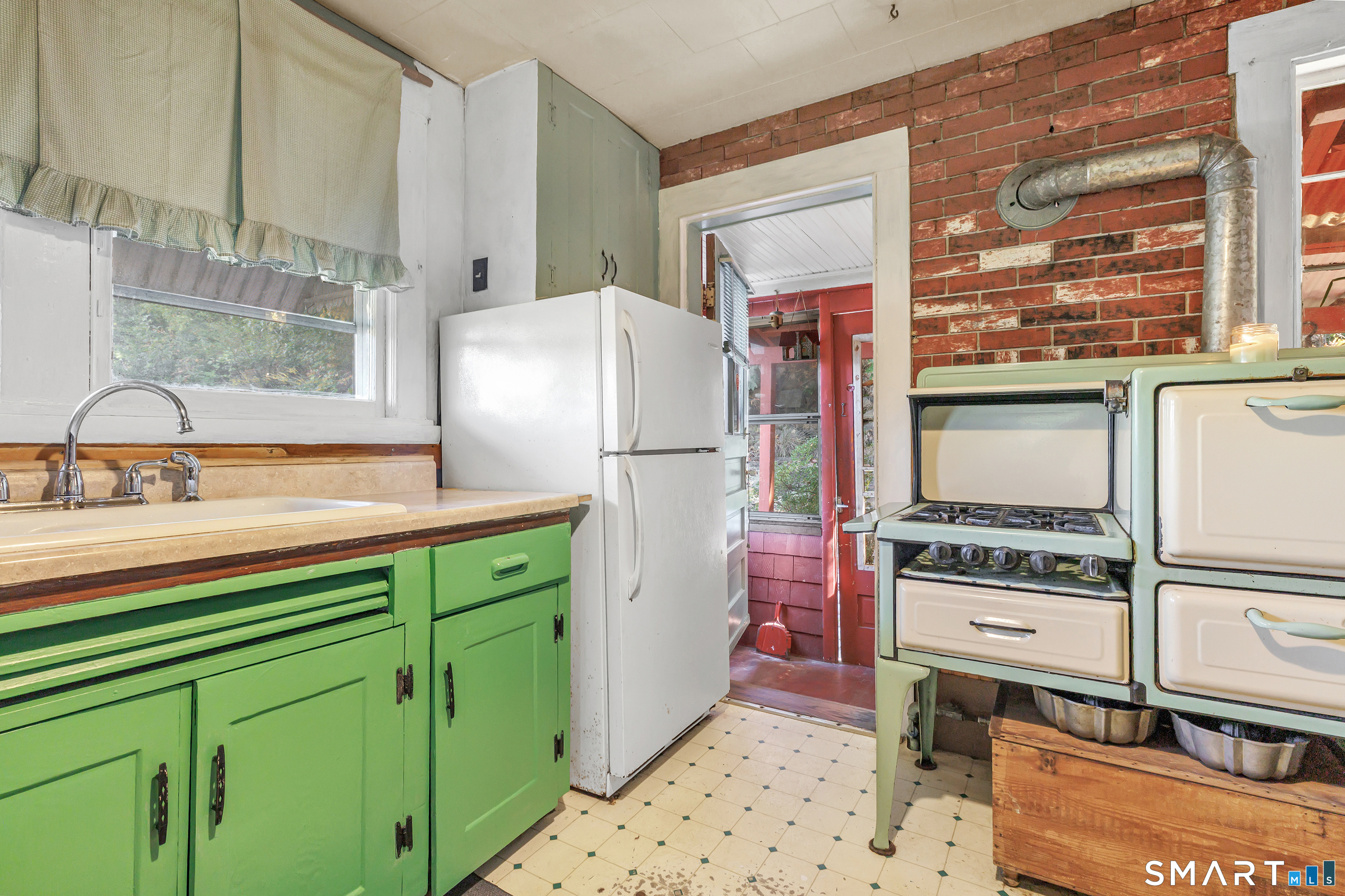 Main Floor - Kitchen