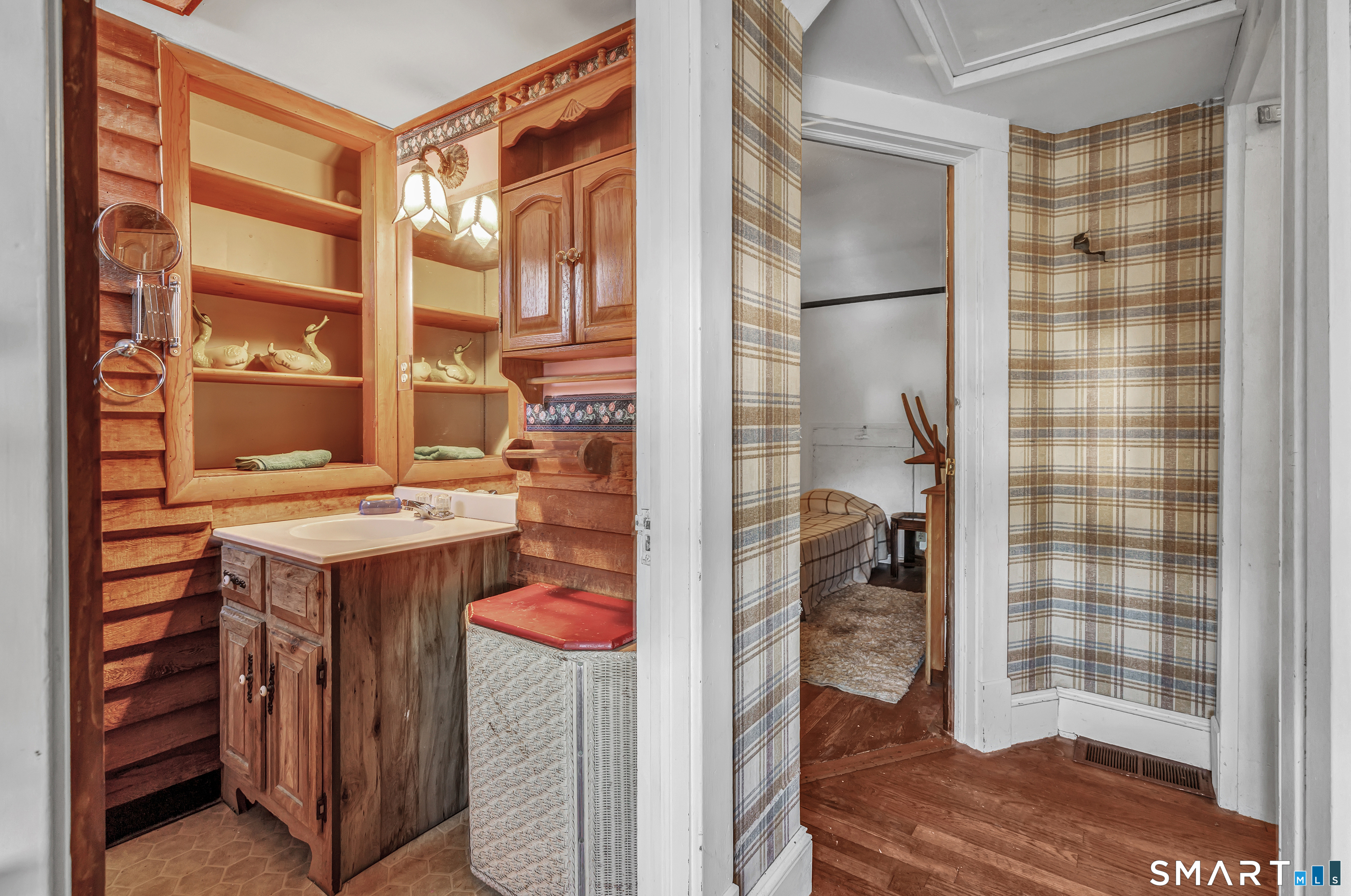 Upstairs full bath offering Shower Stall