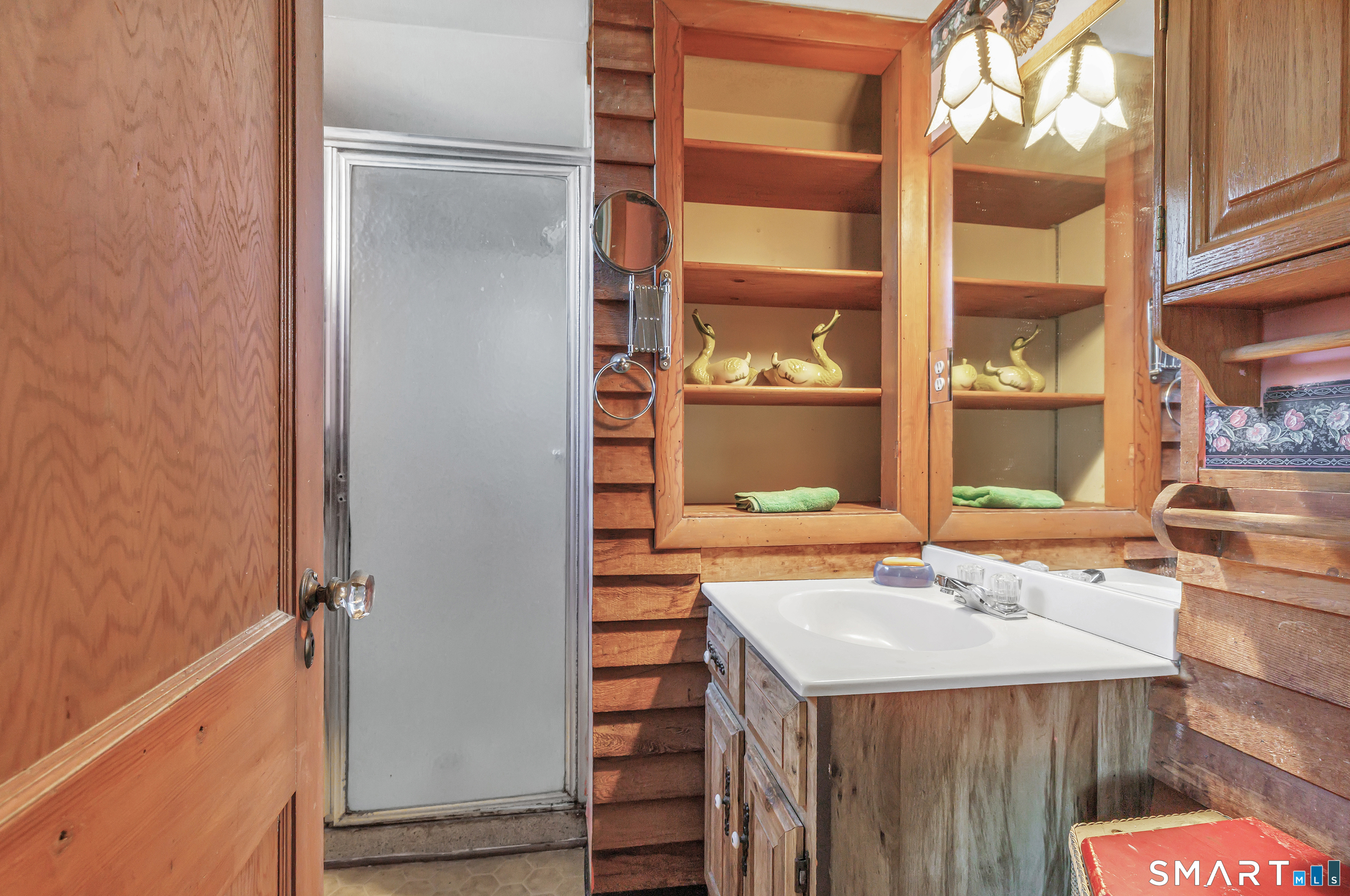 Upstairs Full Bath offering Shower Stall
