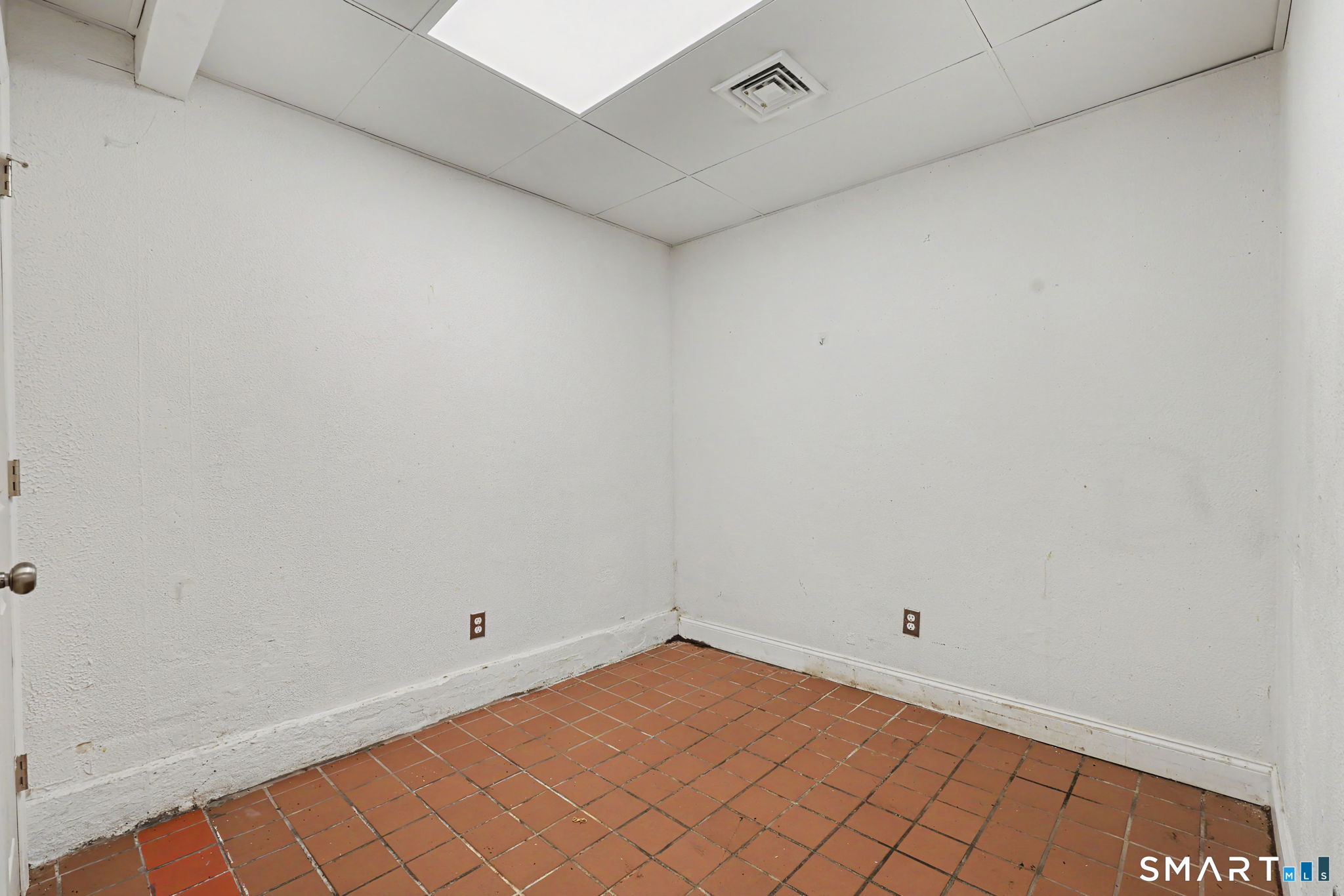 236 East Avenue photo 19
