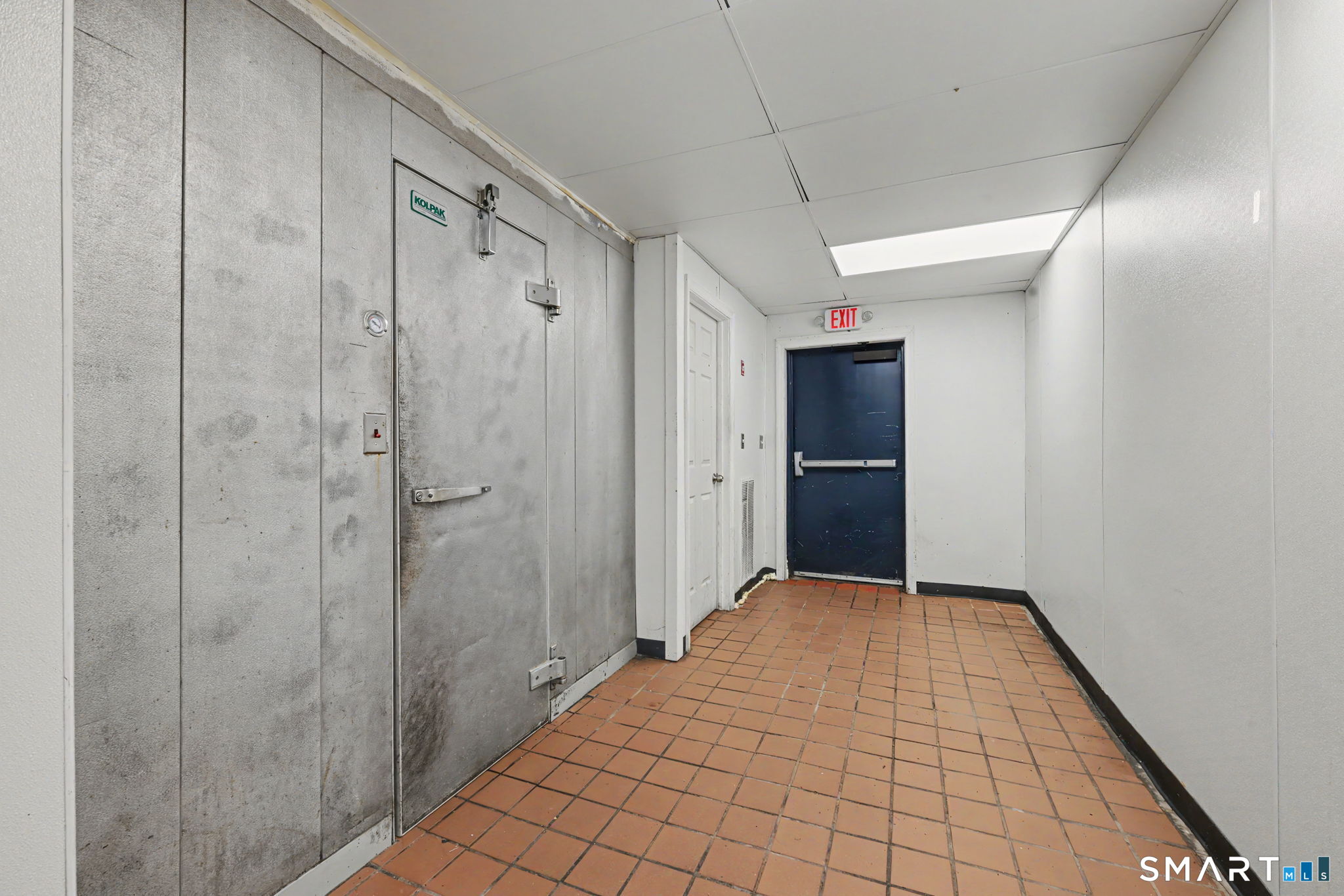 236 East Avenue photo 21