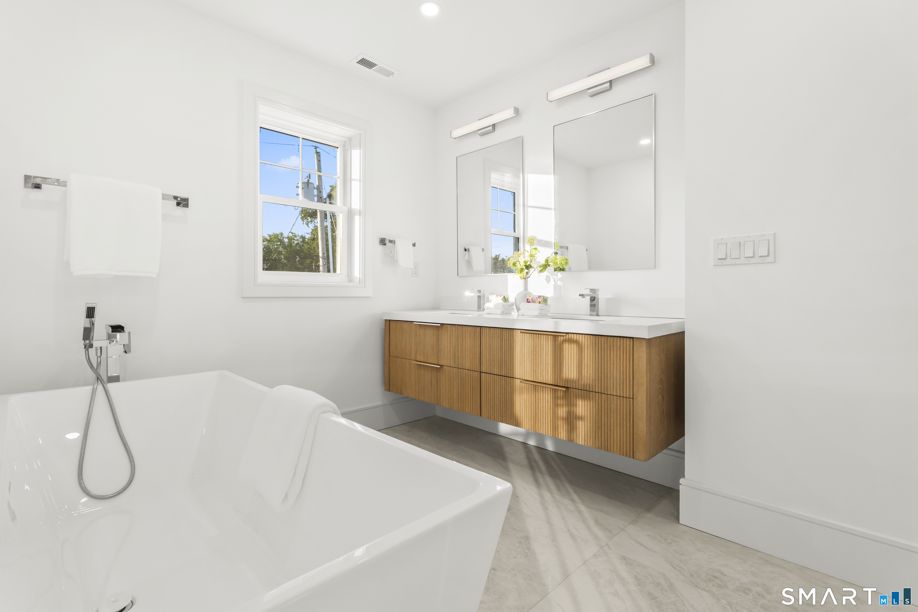 28 country, Unit 28 photo 19