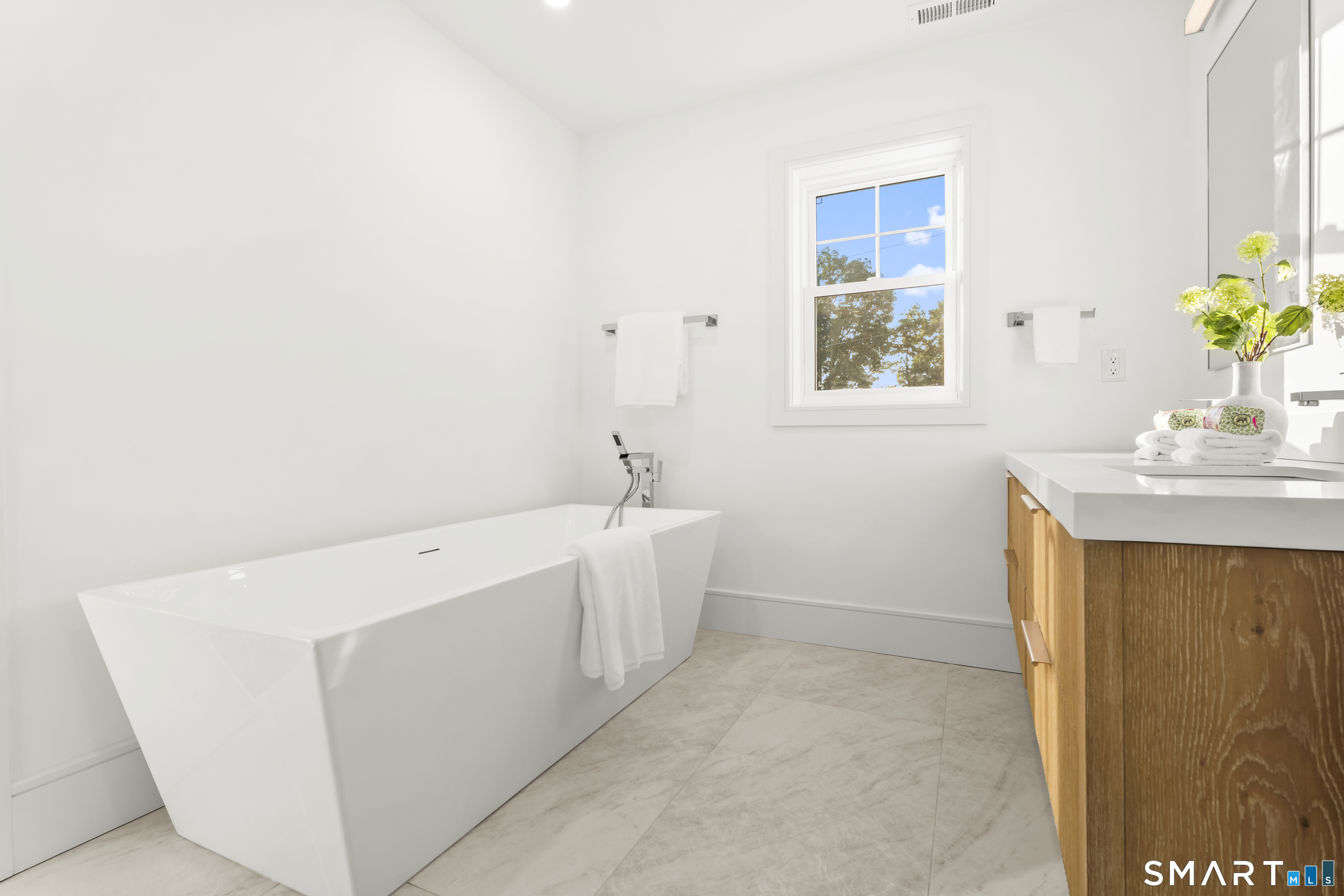 28 country, Unit 28 photo 20