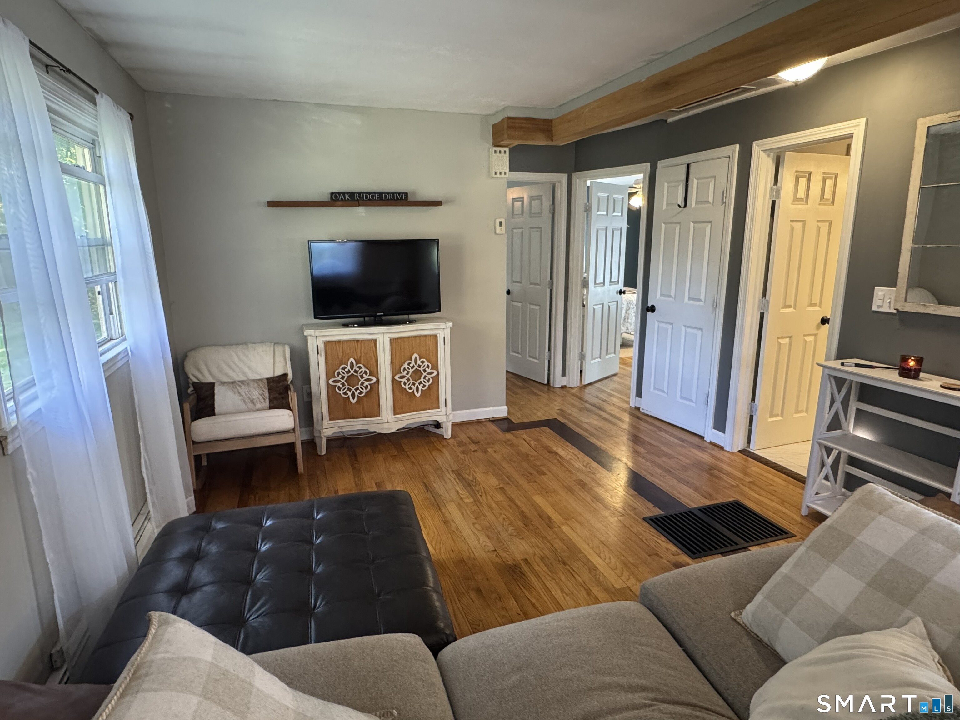 4 Oak Ridge Drive photo 12