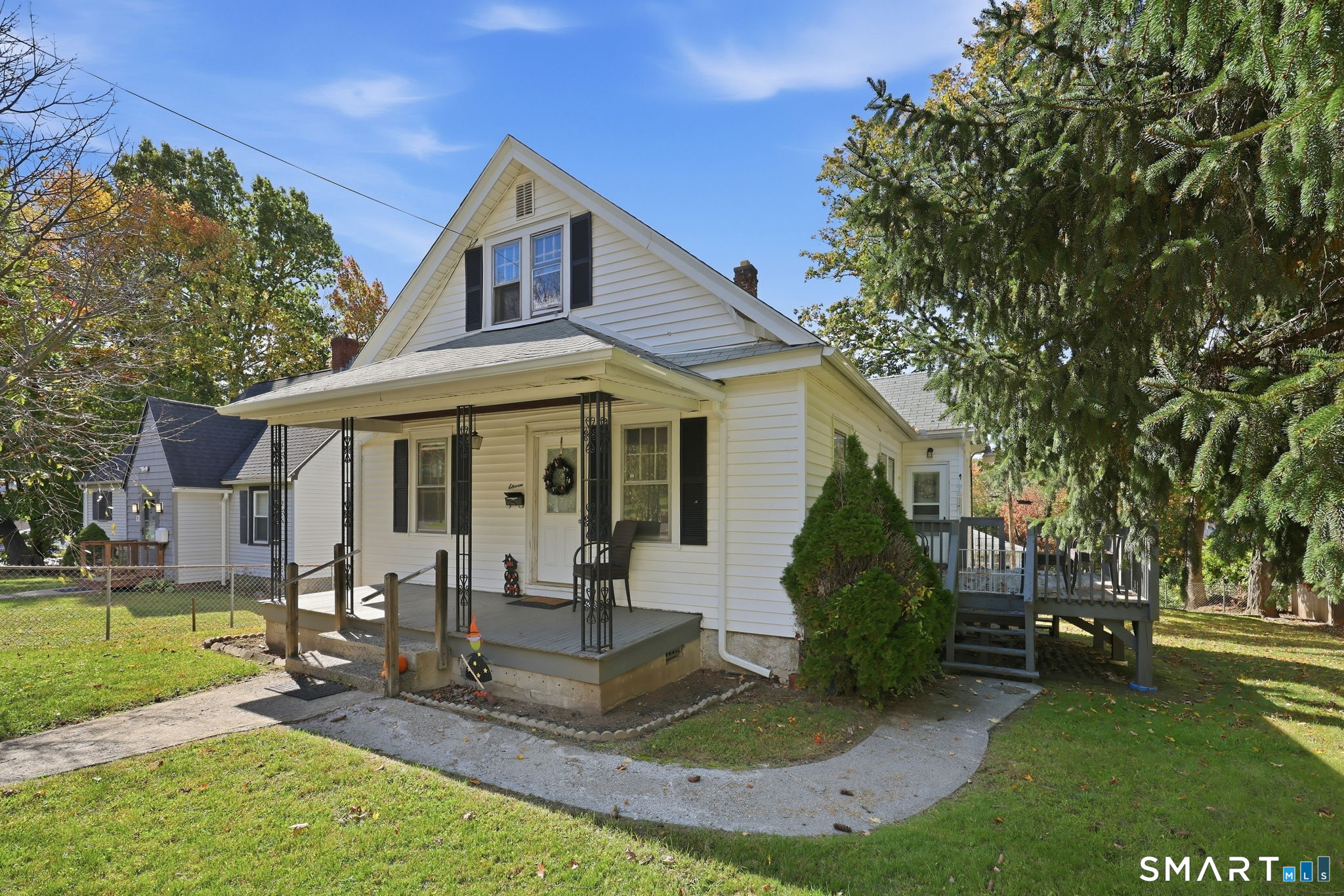 Photo 1 of Single family home for sale at 11 Gates Ave, Waterbury, CT 06705 | MLS# 24210576 | Listing updated on 2026-10-09