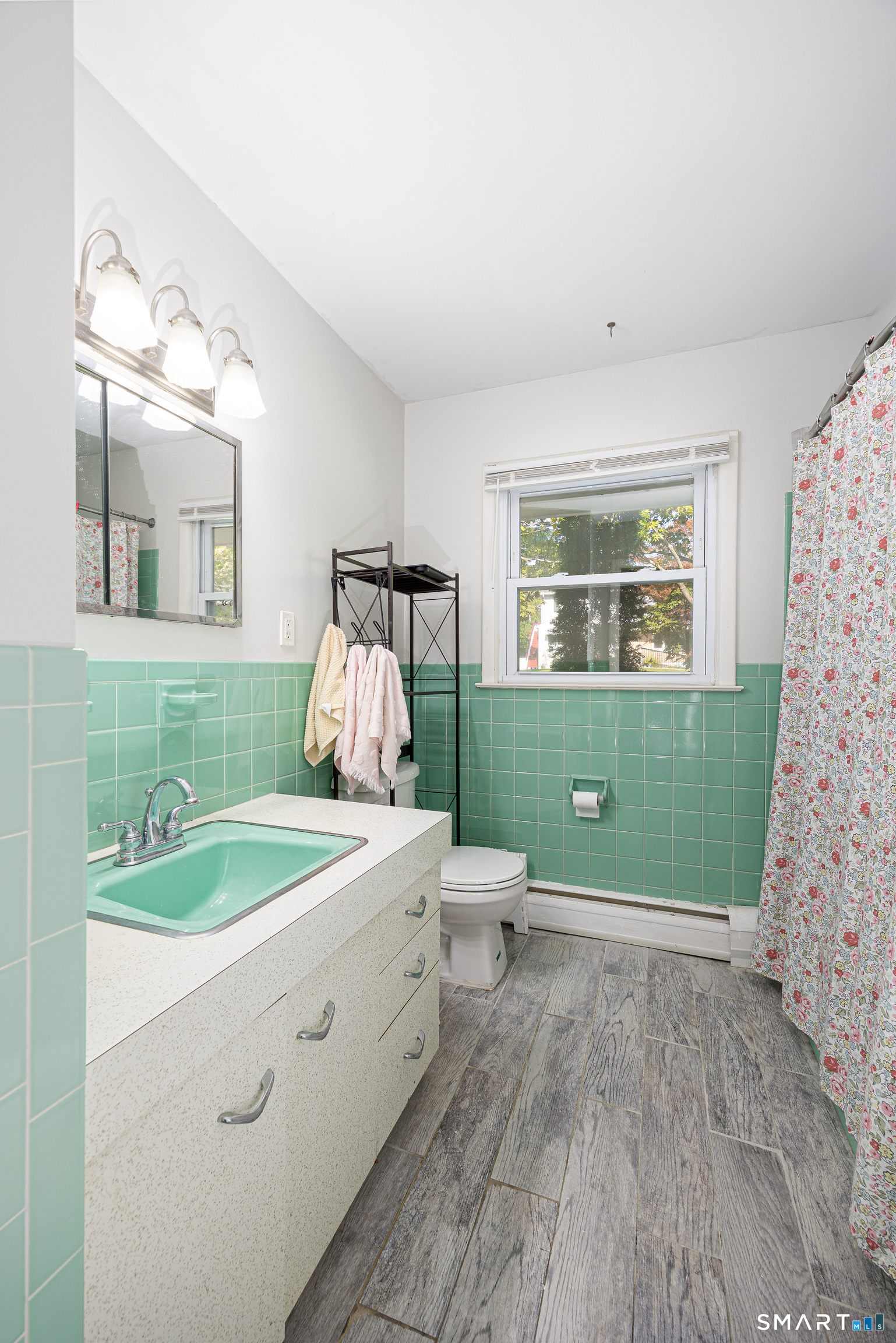 Foto 9 de Casa en renta en 1885 Old Town Road, Bridgeport, CT — $4,750/mes