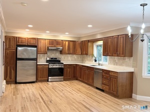 17 Goodhill, Bethel