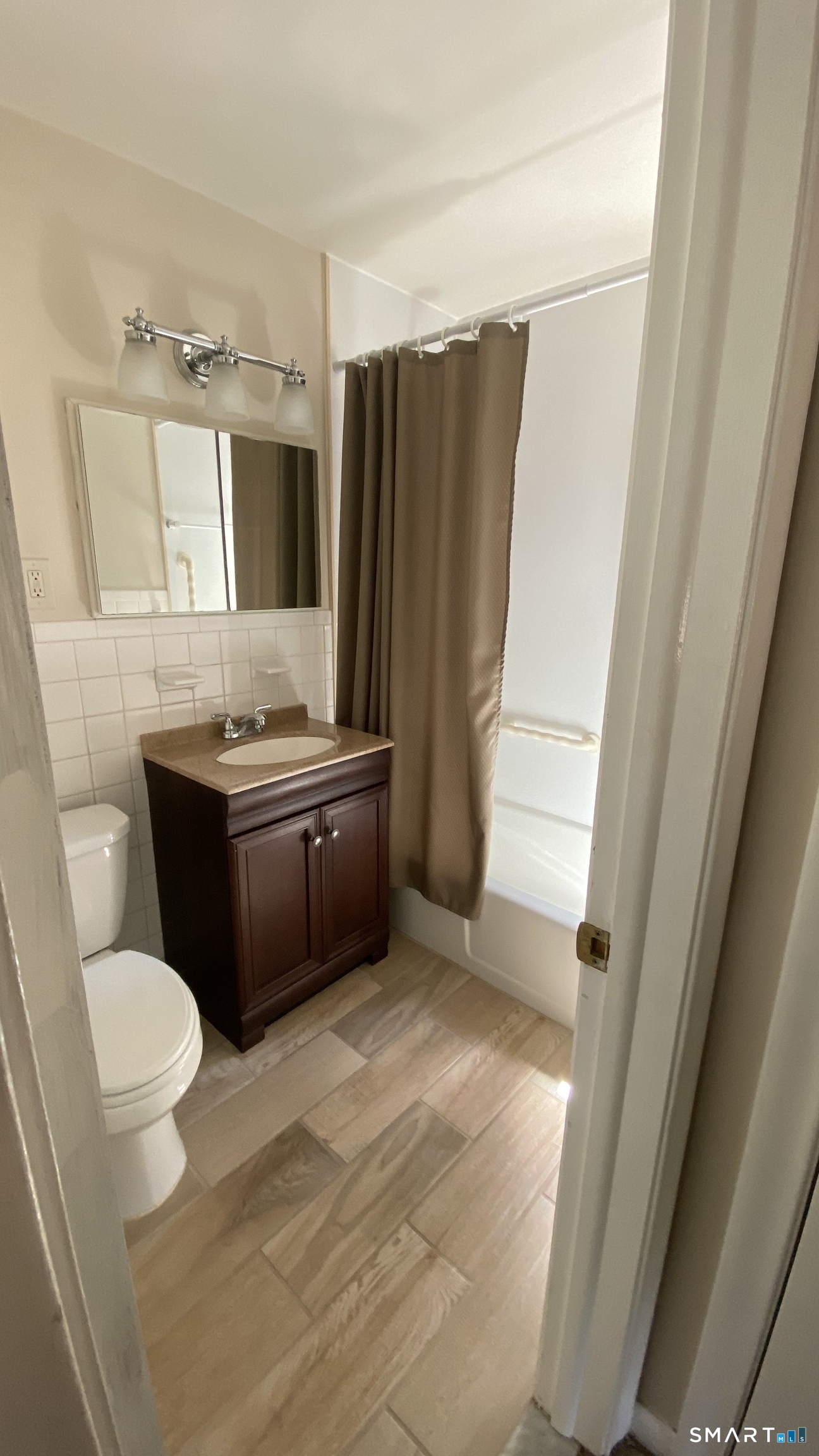 1646 Farmington Avenue Unit #3 photo 10