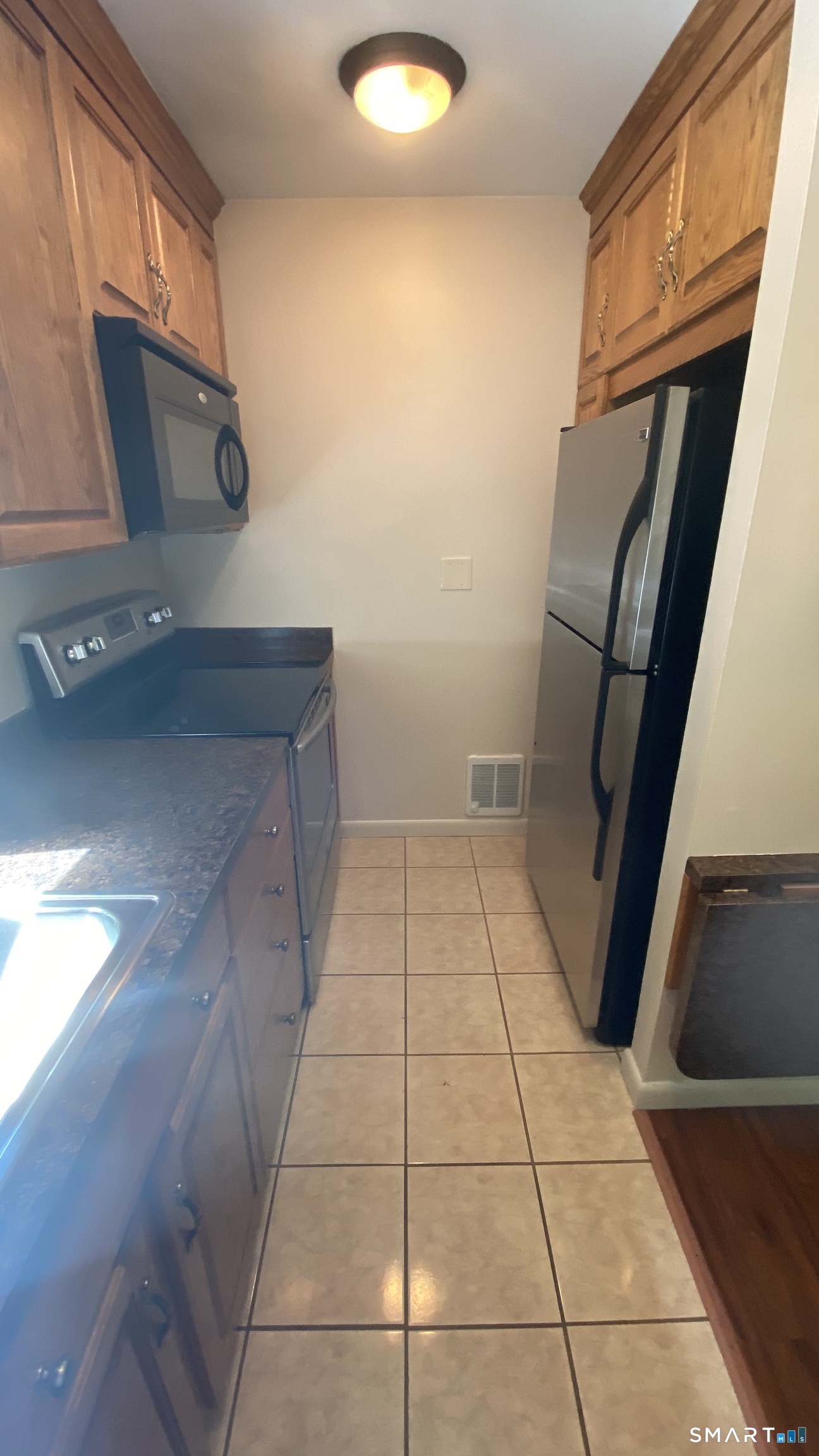 1646 Farmington Avenue Unit #3 photo 17