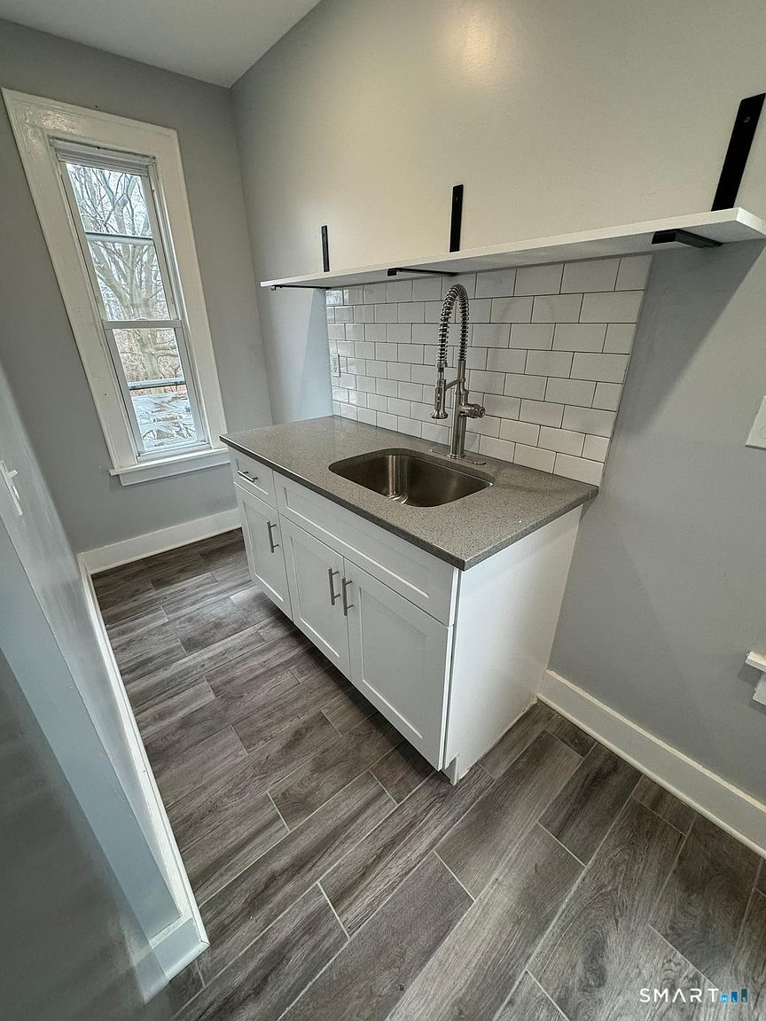 57 Shelton Avenue photo 16