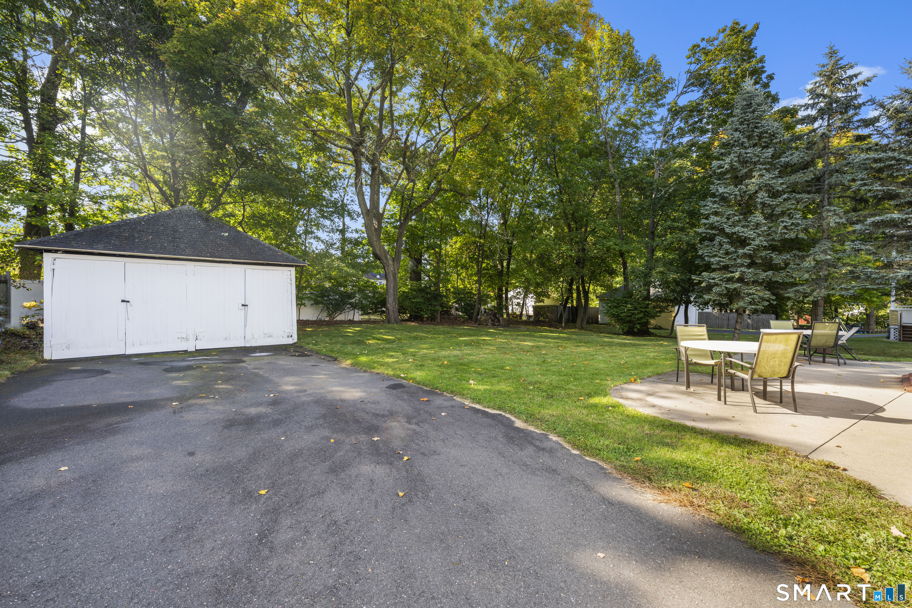 52 Russell Street photo 35