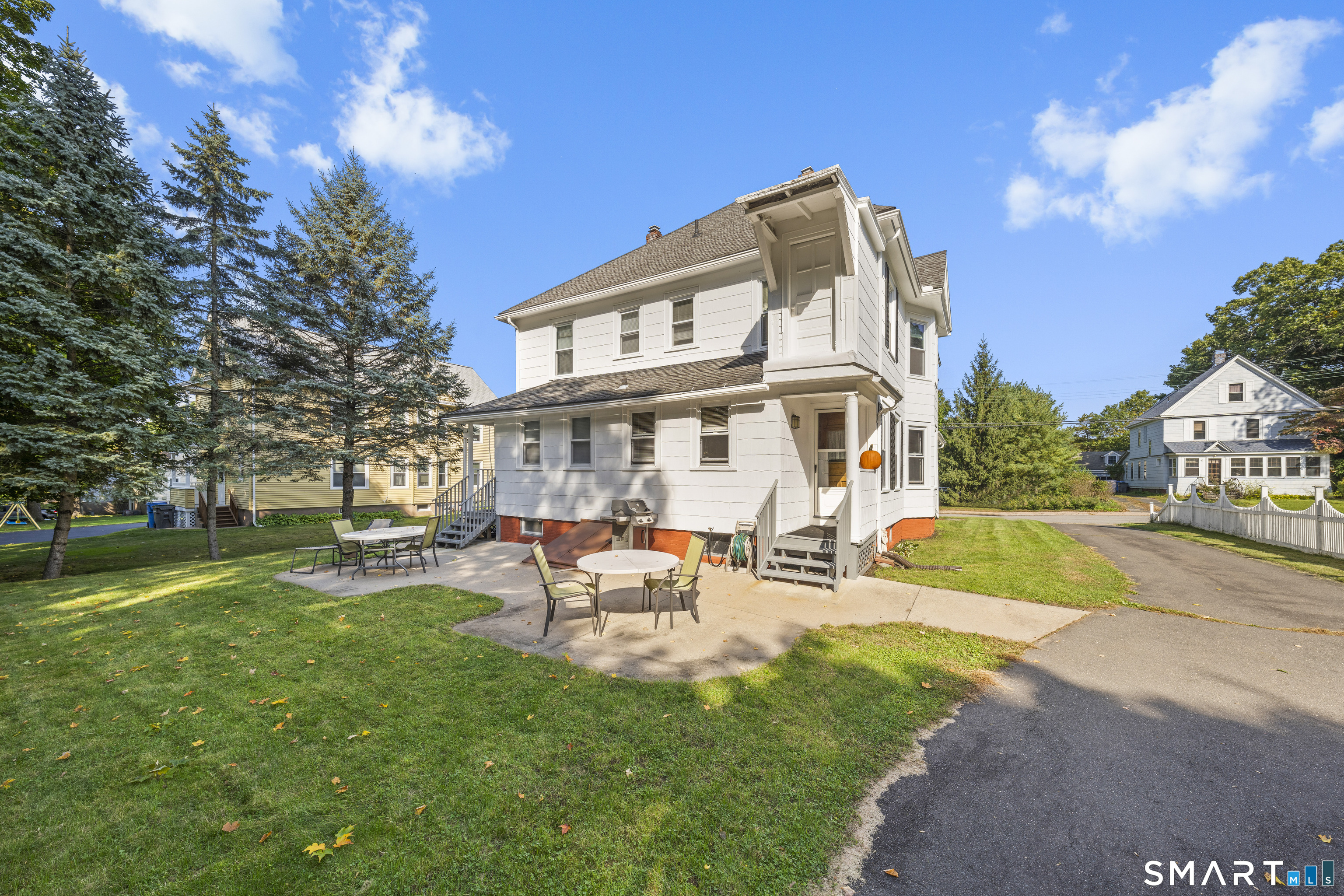 52 Russell Street photo 34