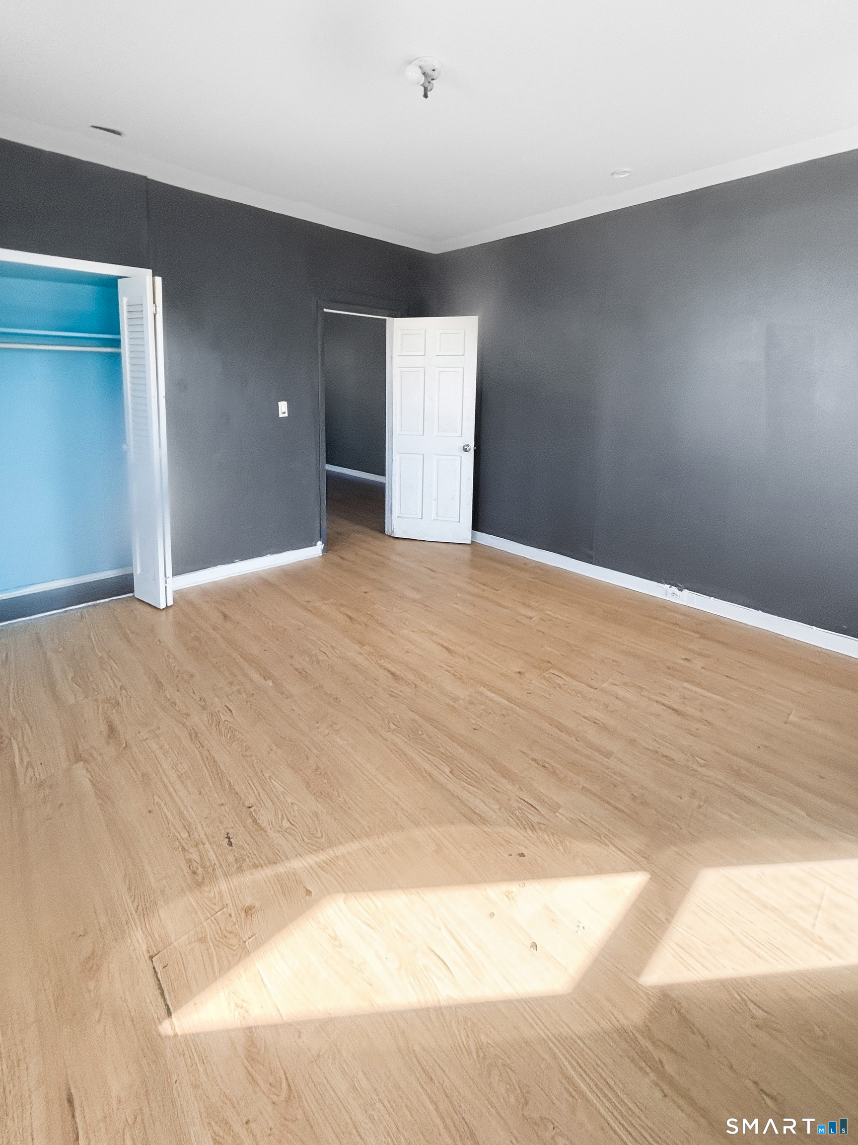Foto 8 de Apartamento en renta en 662 Noble Avenue #2, Bridgeport, CT — $1,800/mes