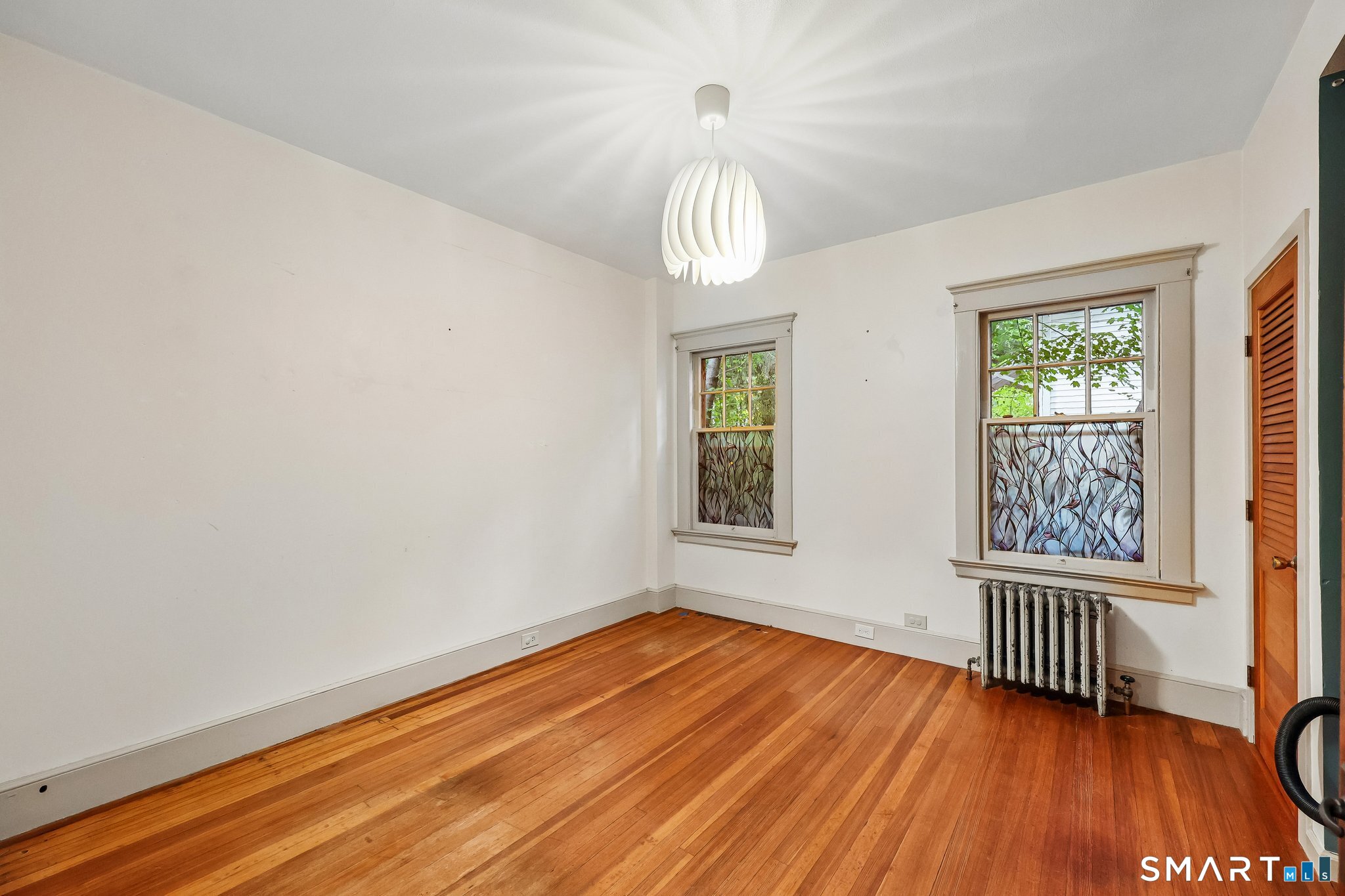 1566 Whitney Avenue photo 20