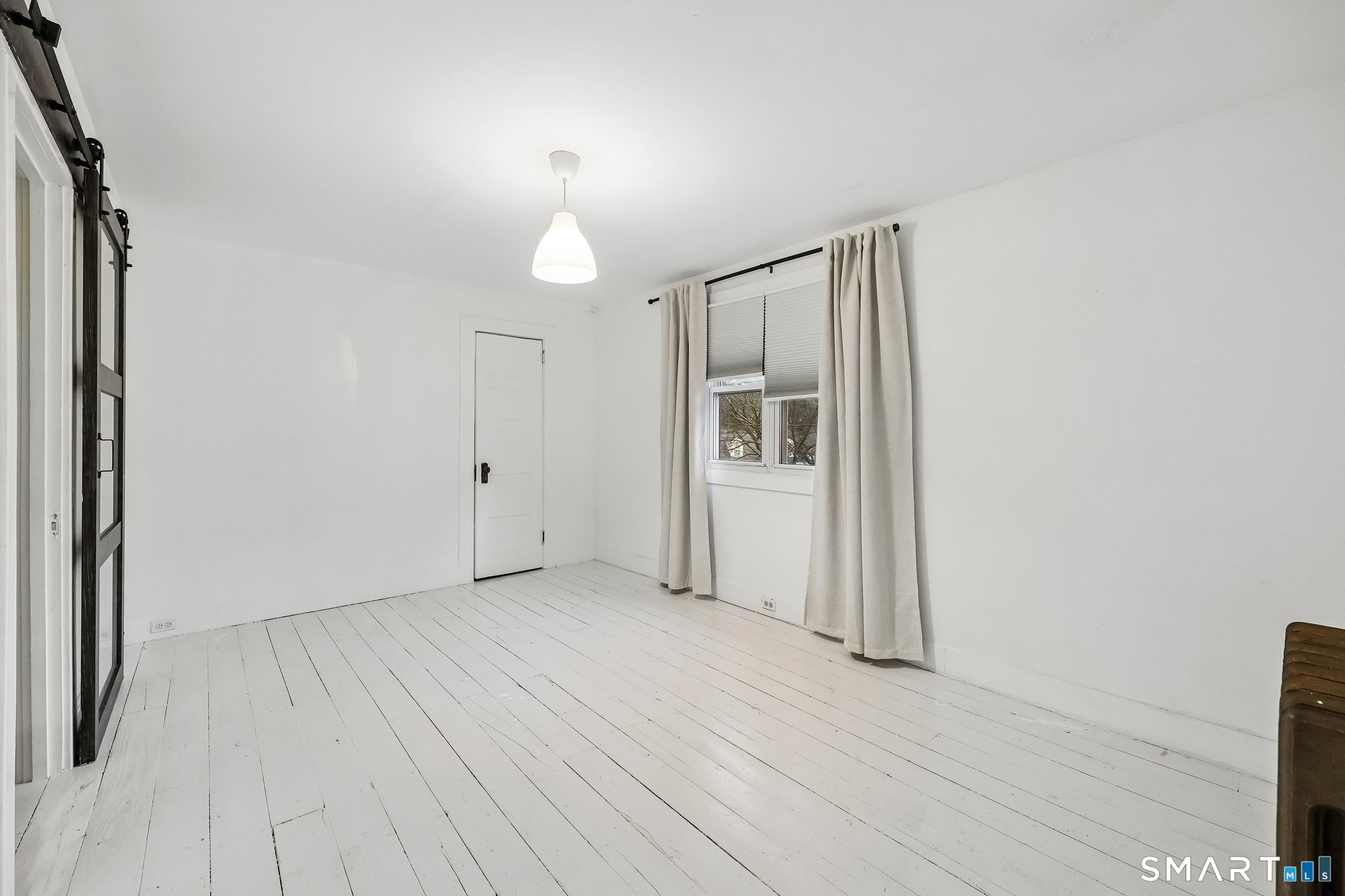 1566 Whitney Avenue photo 28