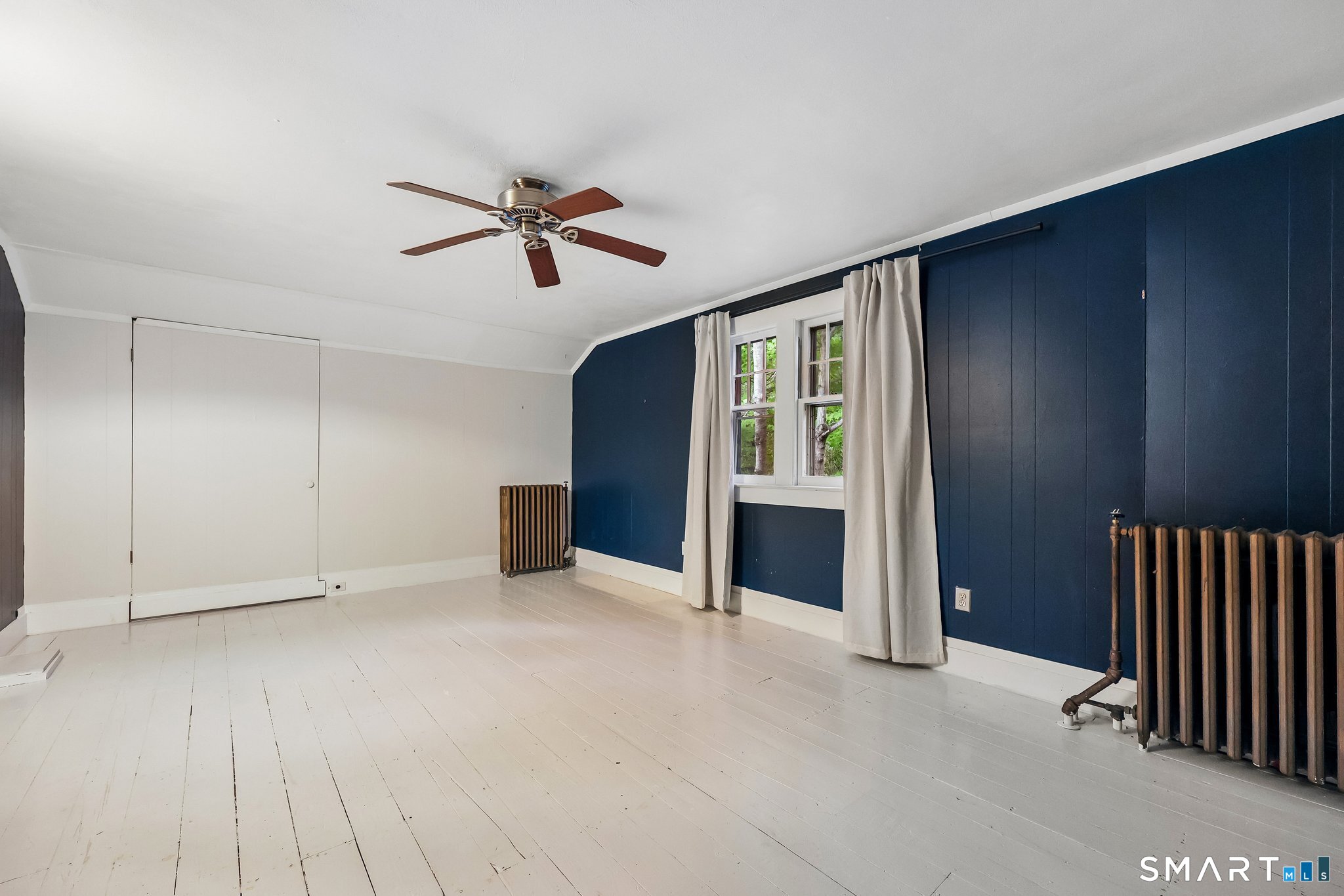 1566 Whitney Avenue photo 24