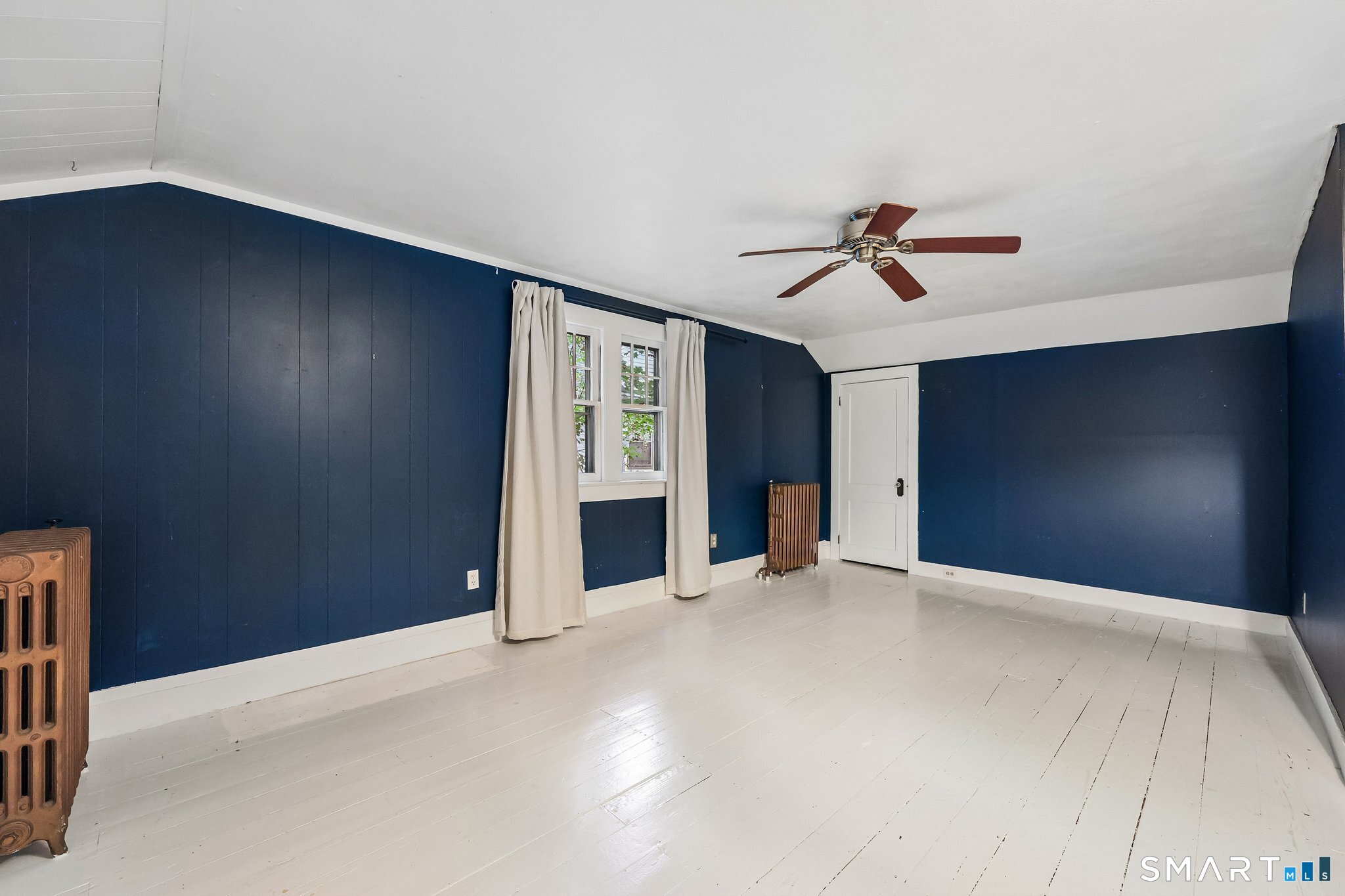 1566 Whitney Avenue photo 23
