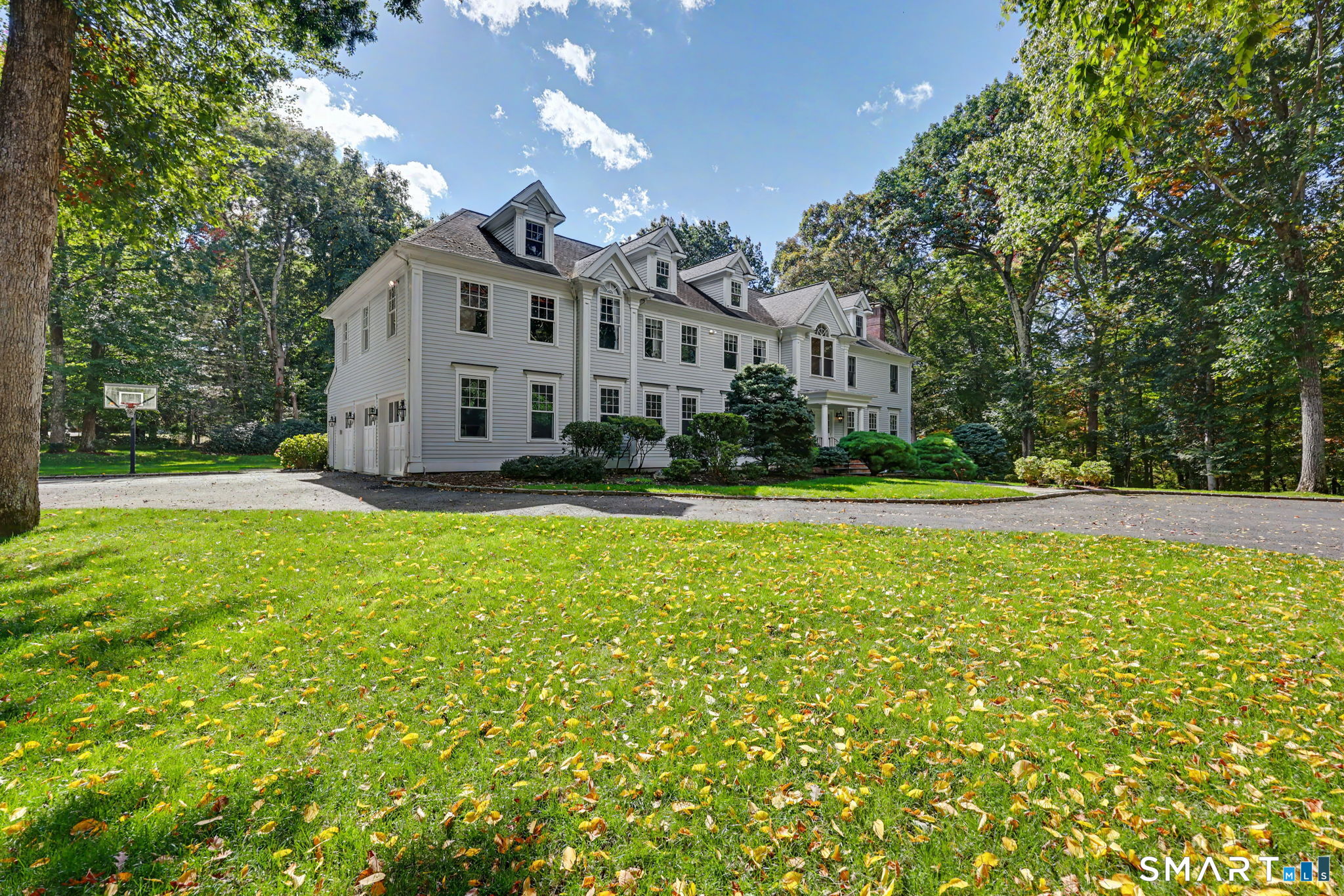 Photo 1 of Single family home for sale at 443 Brambley Hedge Cir, Fairfield, CT 06824 | MLS# 24211002 | Listing updated on 2026-10-08