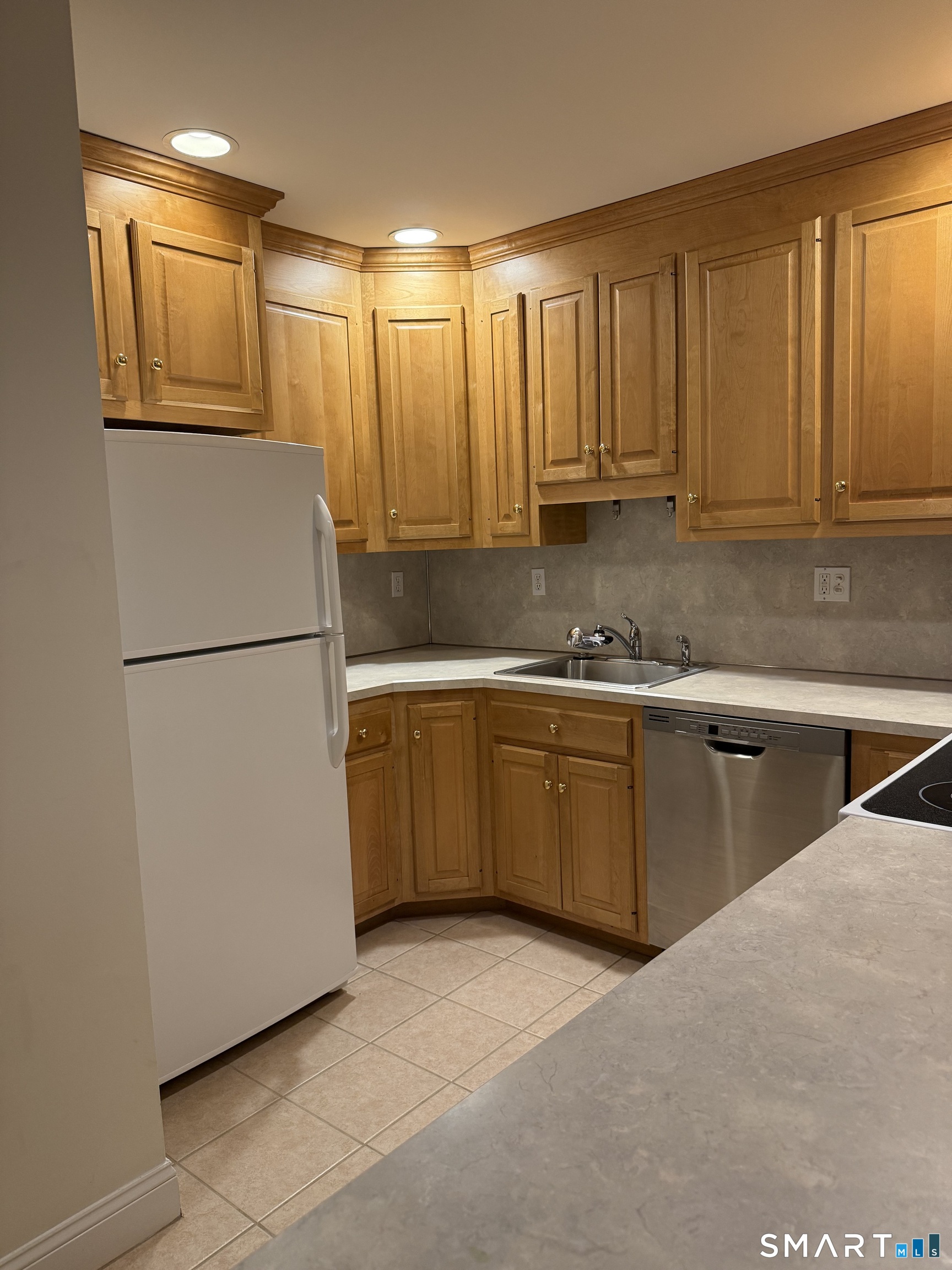 Photo 3 of Condo for sale at 380 Main St #3, Wallingford, CT 06492 | MLS# 24126973 | Listing updated on 2026-10-06