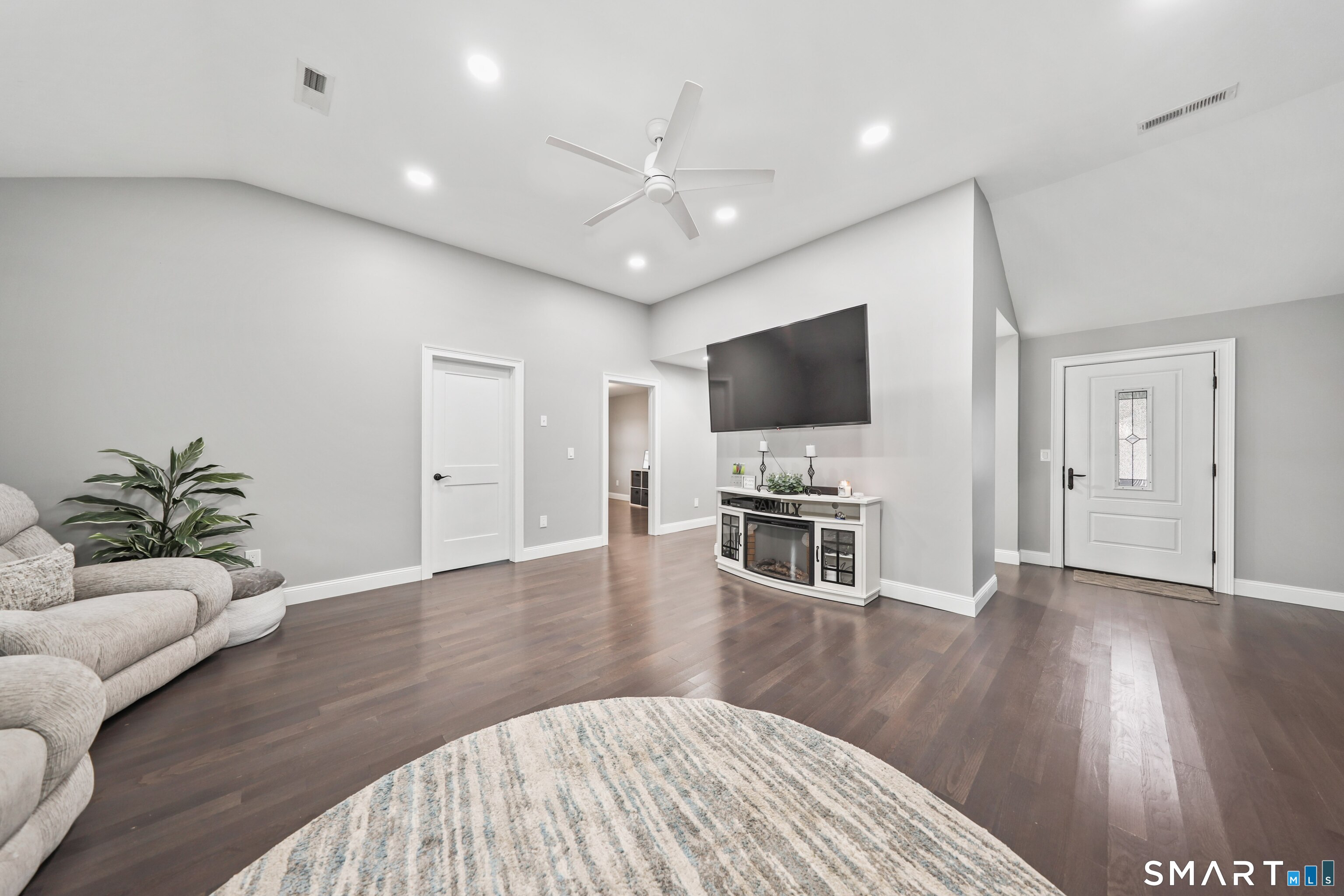 54 Buckland Street photo 13