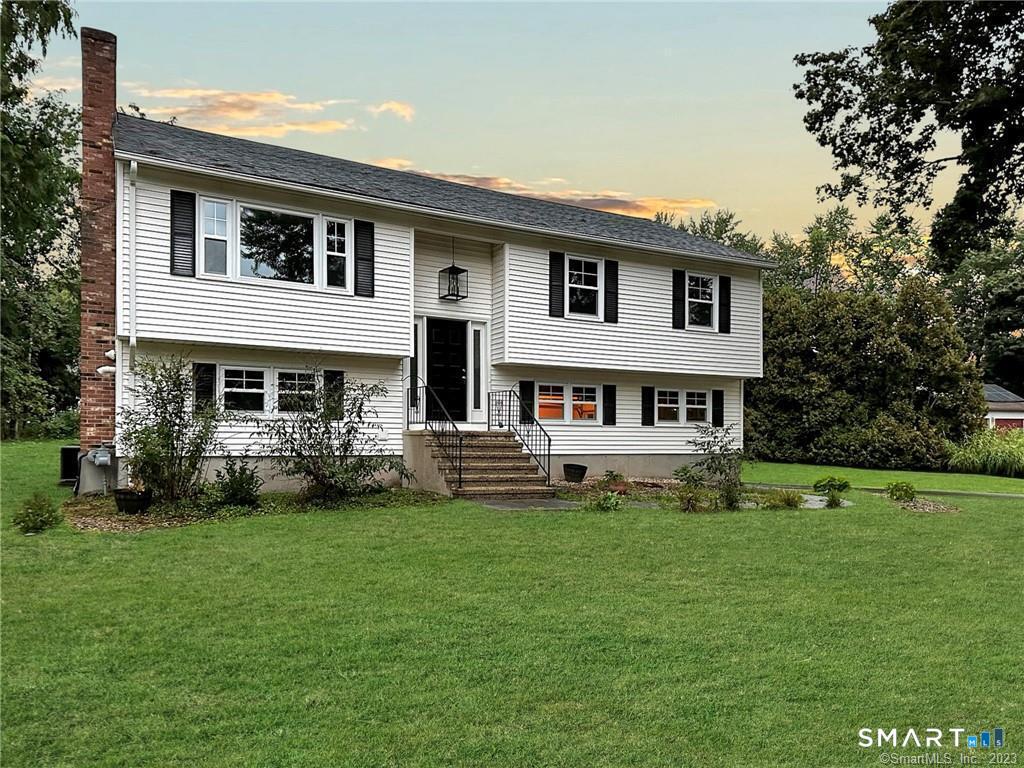 Property photo for 7 Palmer Circle, Cromwell, CT