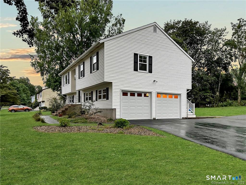7 Palmer Circle, Cromwell, CT 06416