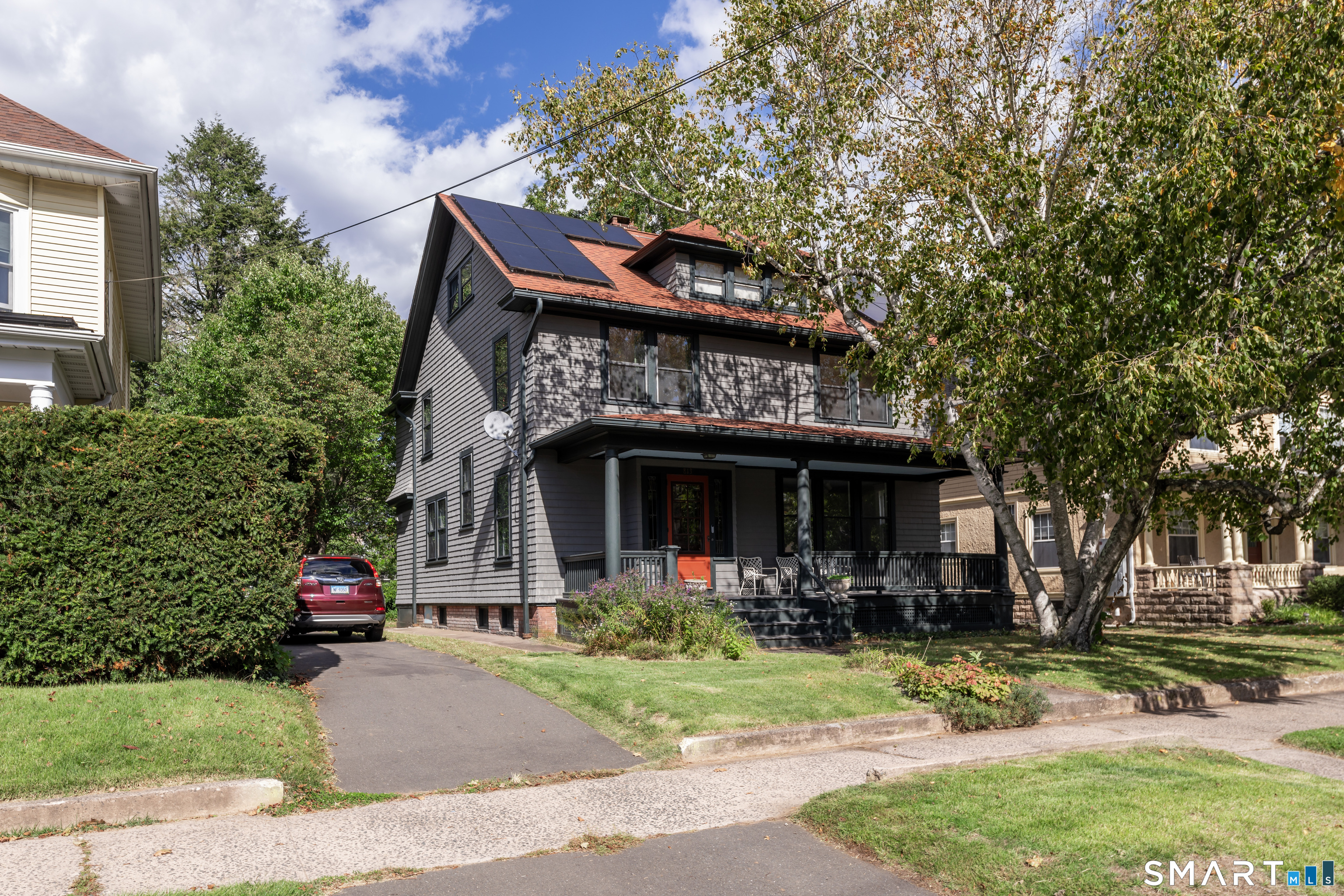 Photo 1 of Single family home for sale at 813 Edgewood Ave, New Haven, CT 06515 | MLS# 24212346 | Listing updated on 2026-10-10
