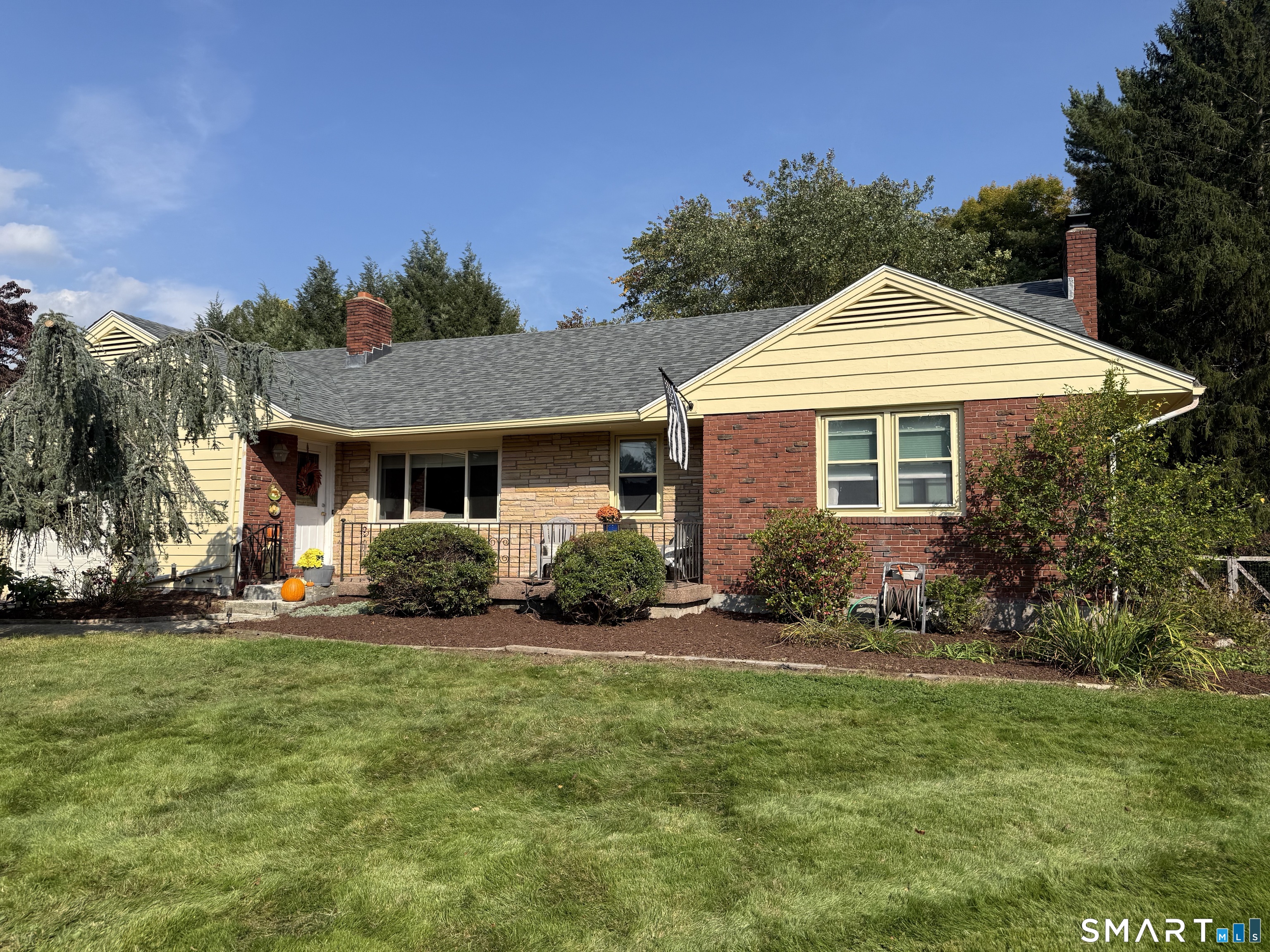 Photo 1 of Single family home for sale at 375 S Main St, Manchester, CT 06040 | MLS# 24211648 | Listing updated on 2026-10-10