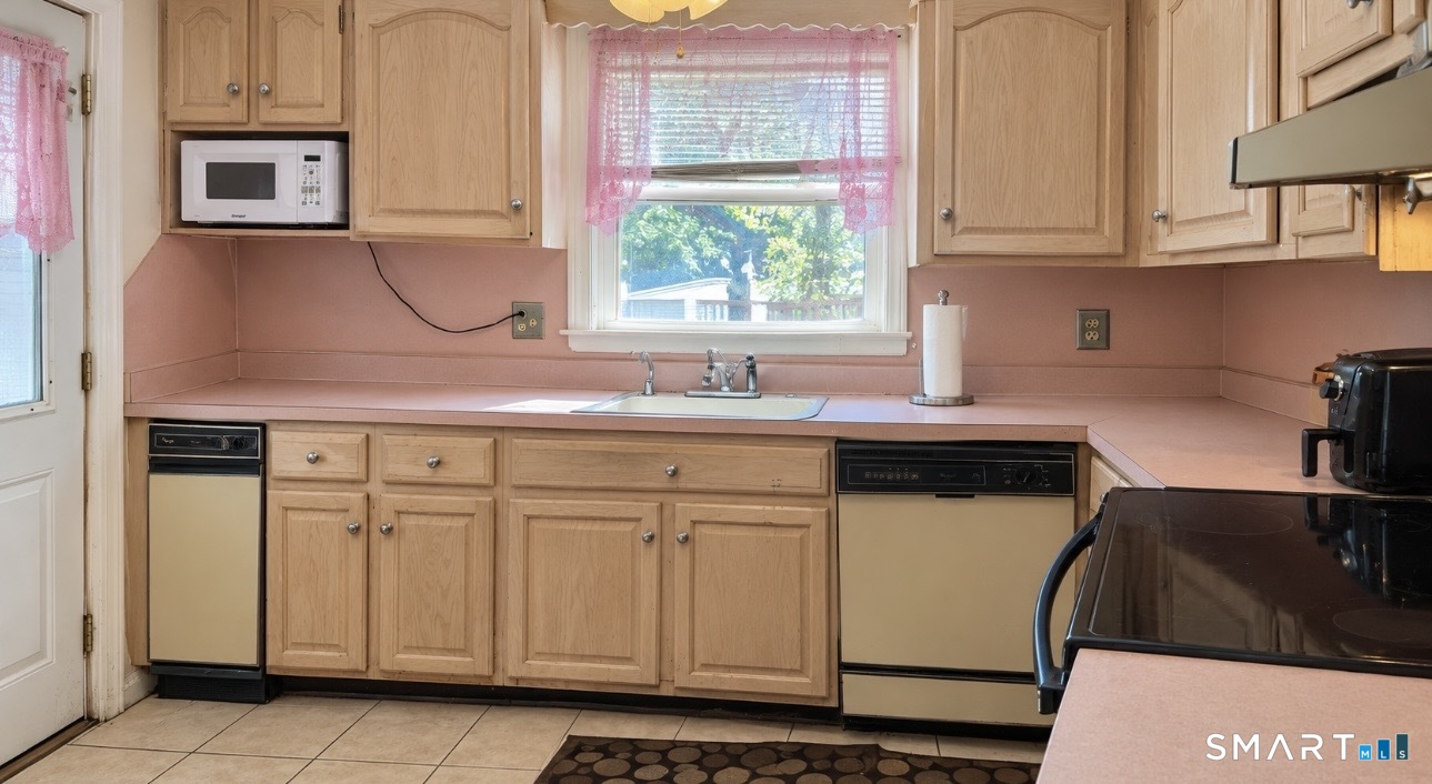 110 Matianuck Avenue photo 8