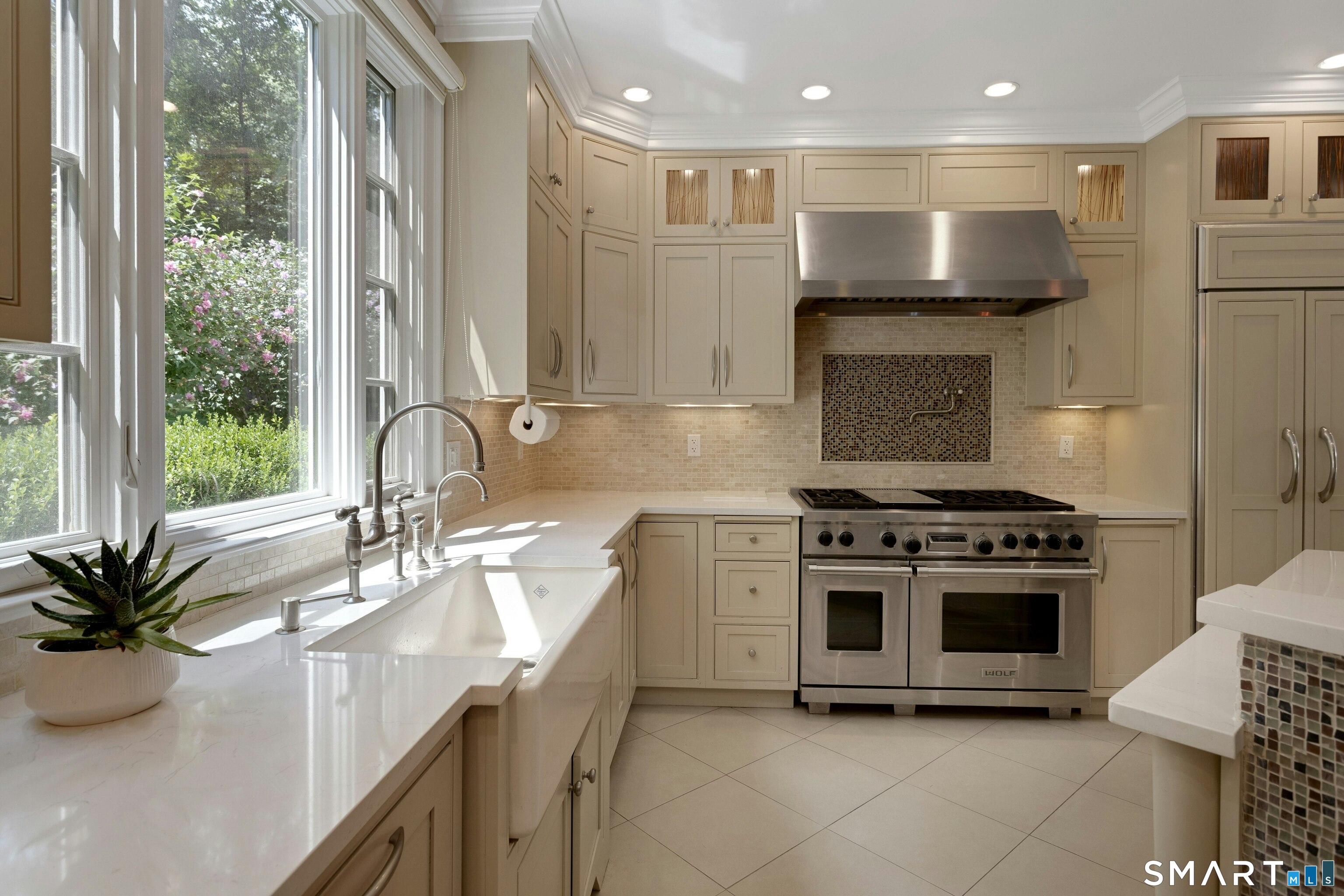 700 Hollow Tree Ridge photo 12