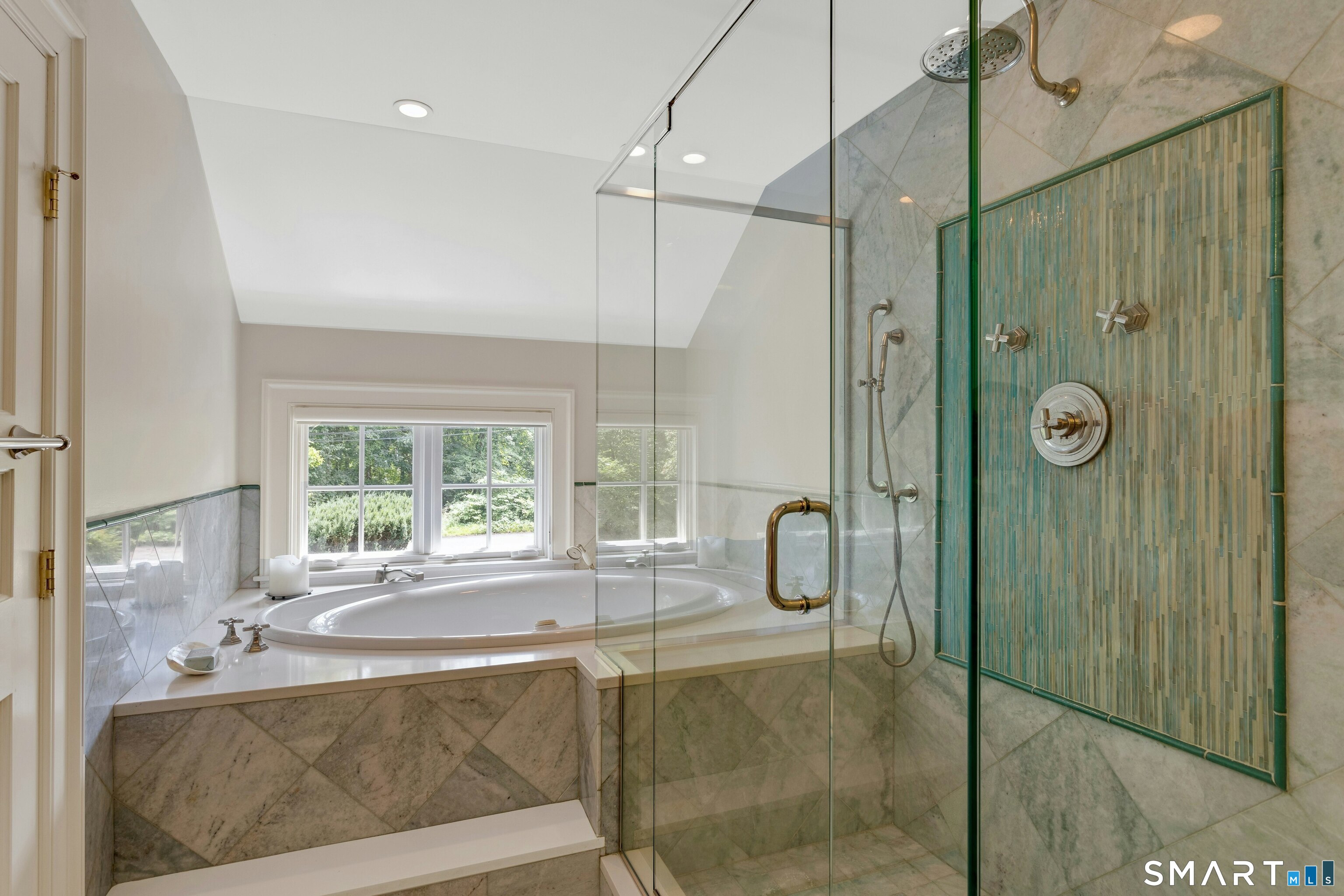 700 Hollow Tree Ridge photo 18