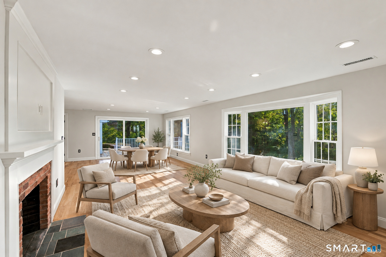 Photo 4 of Single family home for sale at 15 Timber Ln, Avon, CT 06001 | MLS# 24210457 | Listing updated on 2026-10-07