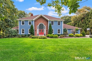 3 Crescent, Trumbull