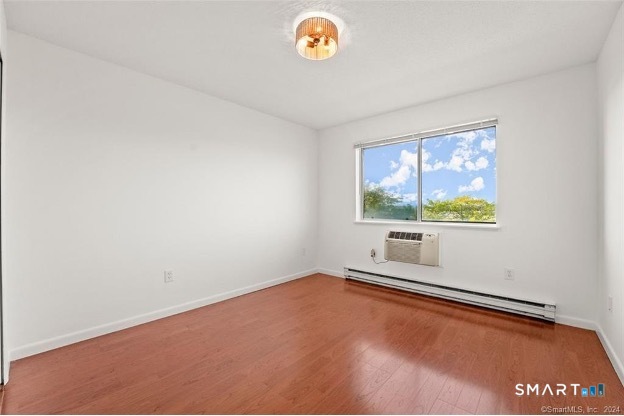Foto 7 de Condominio en renta en 115 Short Beach Road #208, Stratford, CT — $1,950/mes