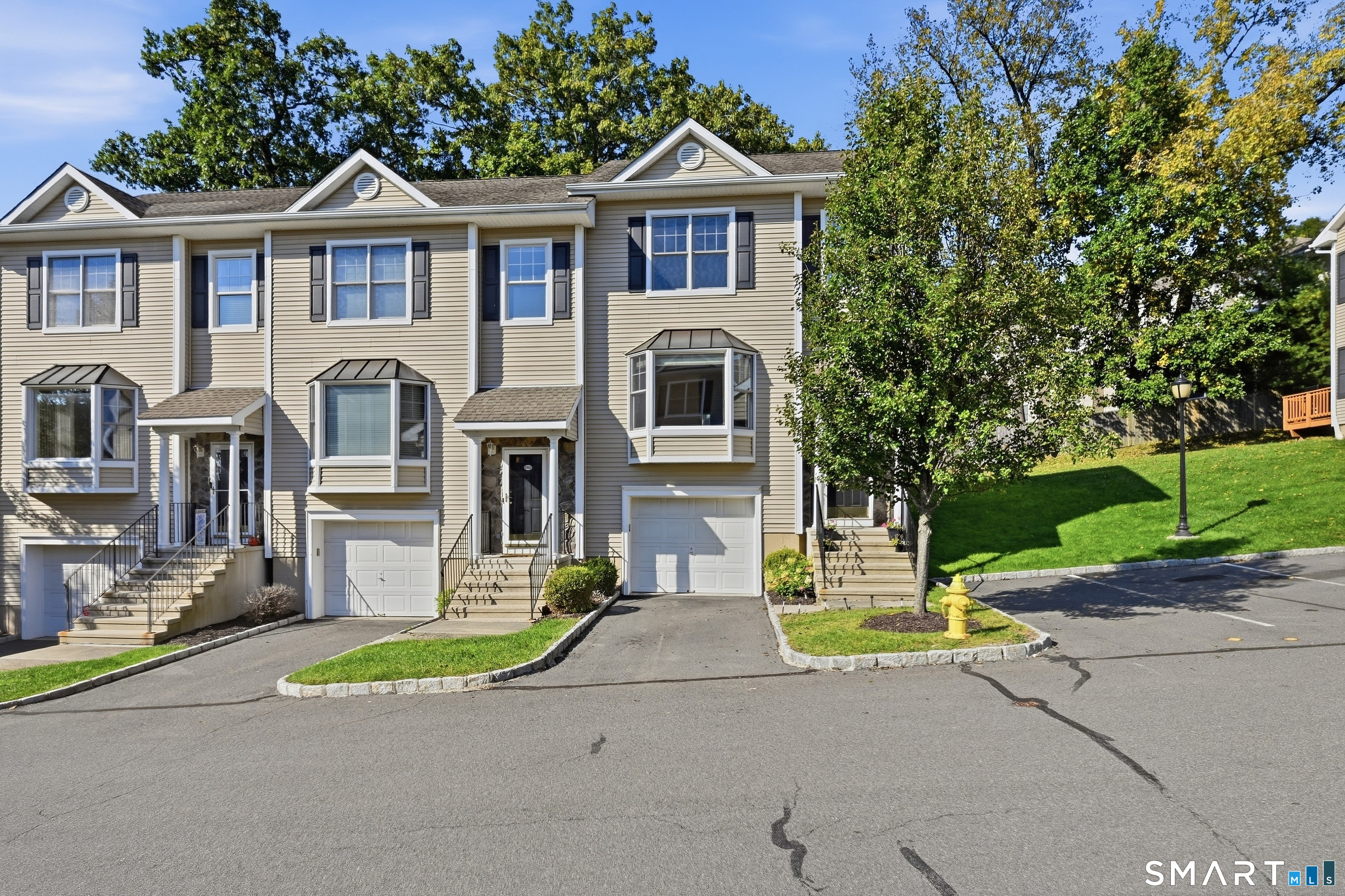 Townhouse for sale at 15 Scuppo Rd #1501, Danbury, CT 06811 | MLS# 24212418