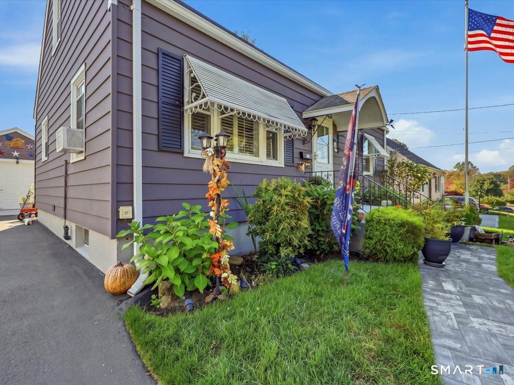 Photo 3 of Single family home for sale at 87 Beechwood Ave, Hamden, CT 06514 | MLS# 24212401 | Listing updated on 2026-10-06