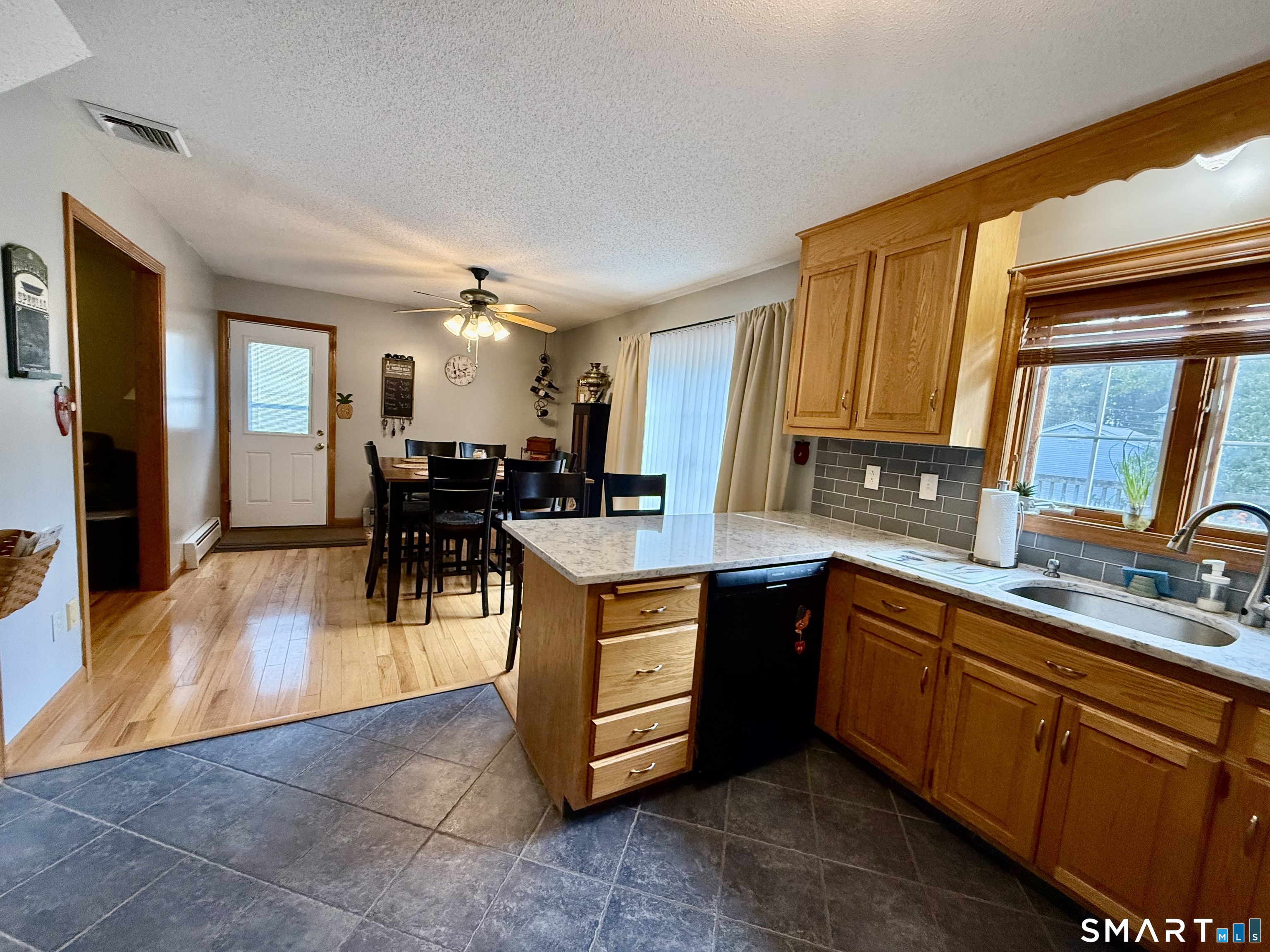 18 Bruce Avenue photo 12